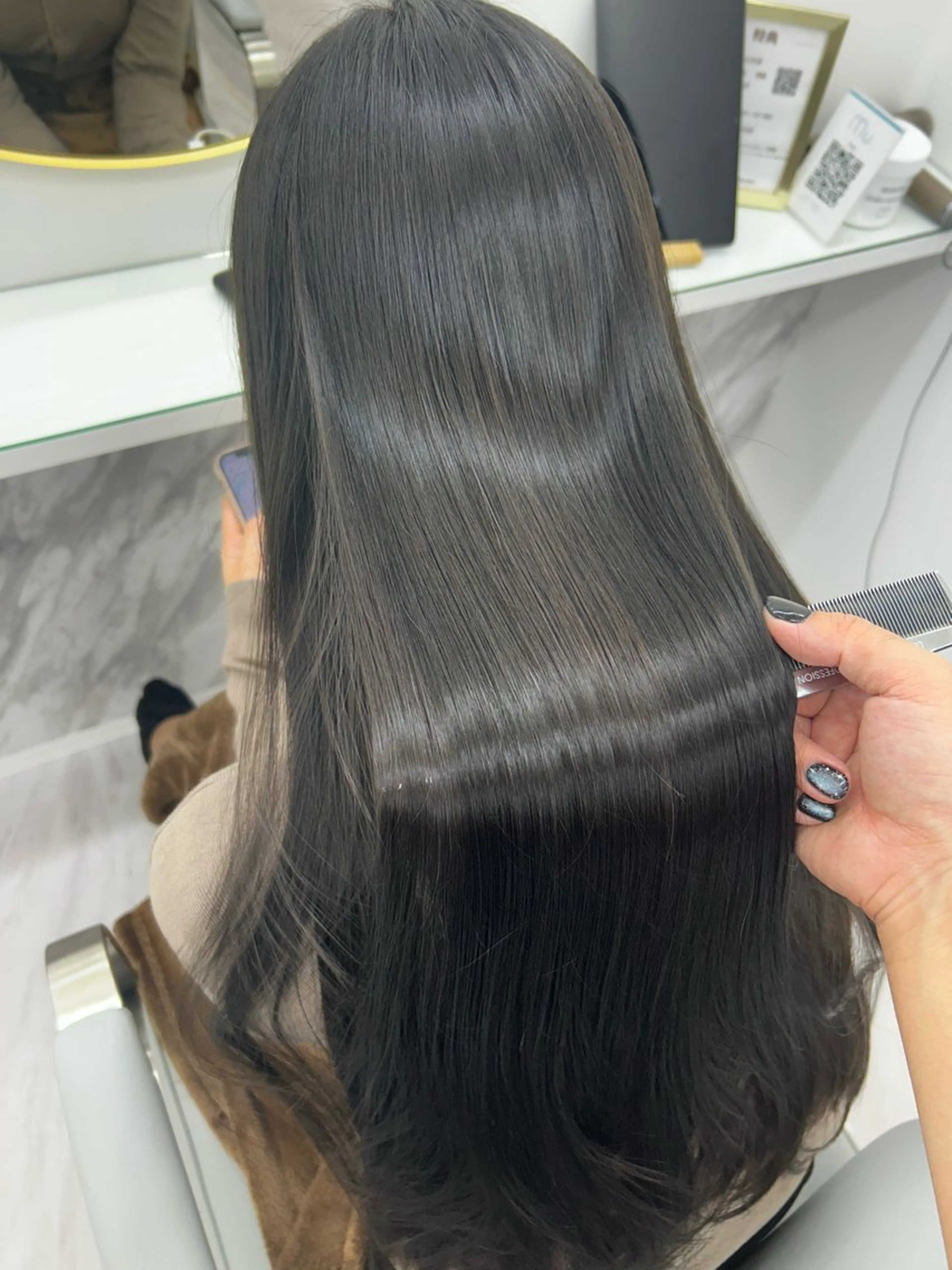 ロング Mu.所属・神 甚八のヘアスタイル