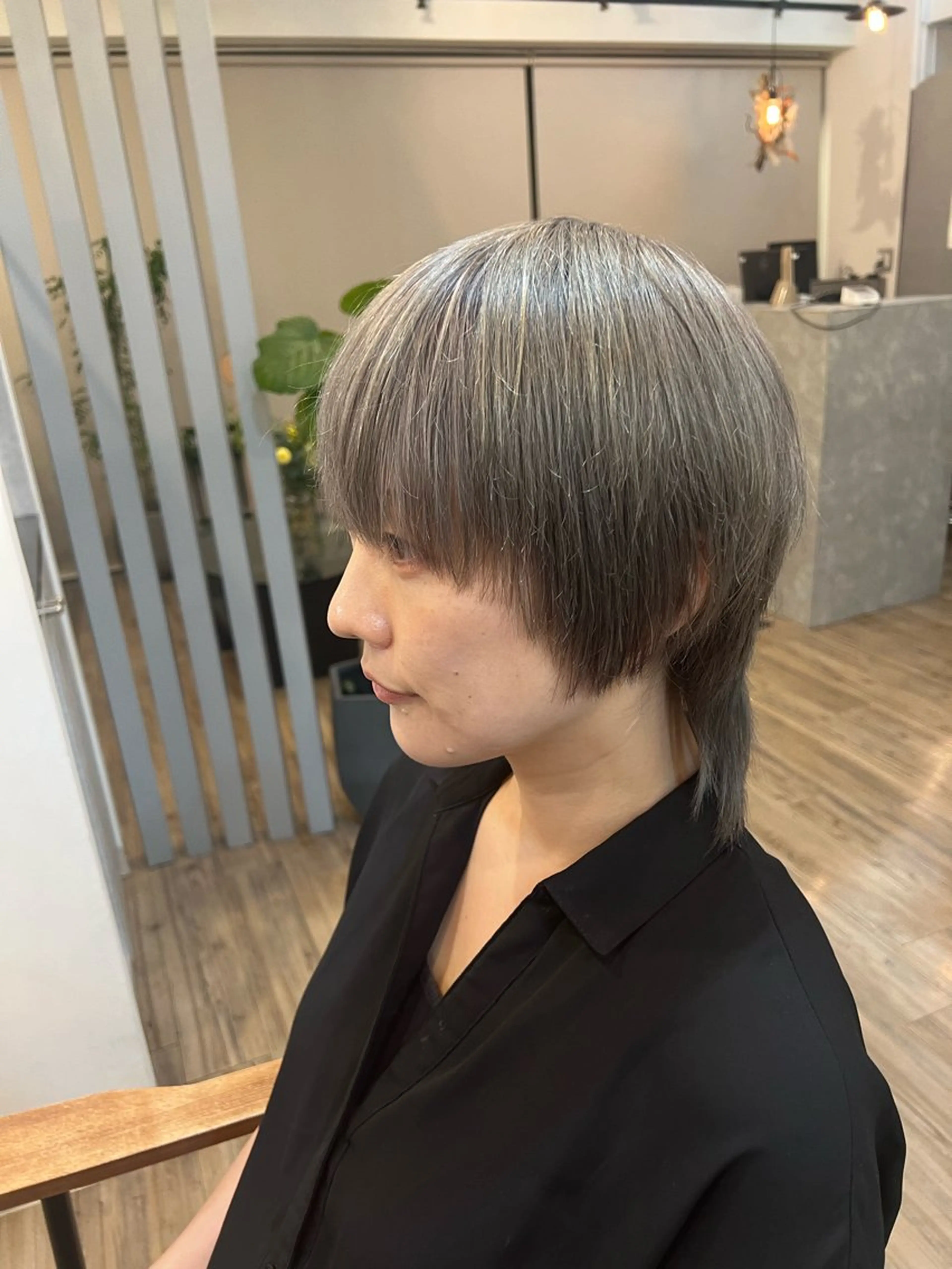 ショート カラー シルバー ウルフカット 似合わせカット💙 いぐち しょうた💙のヘアスタイル