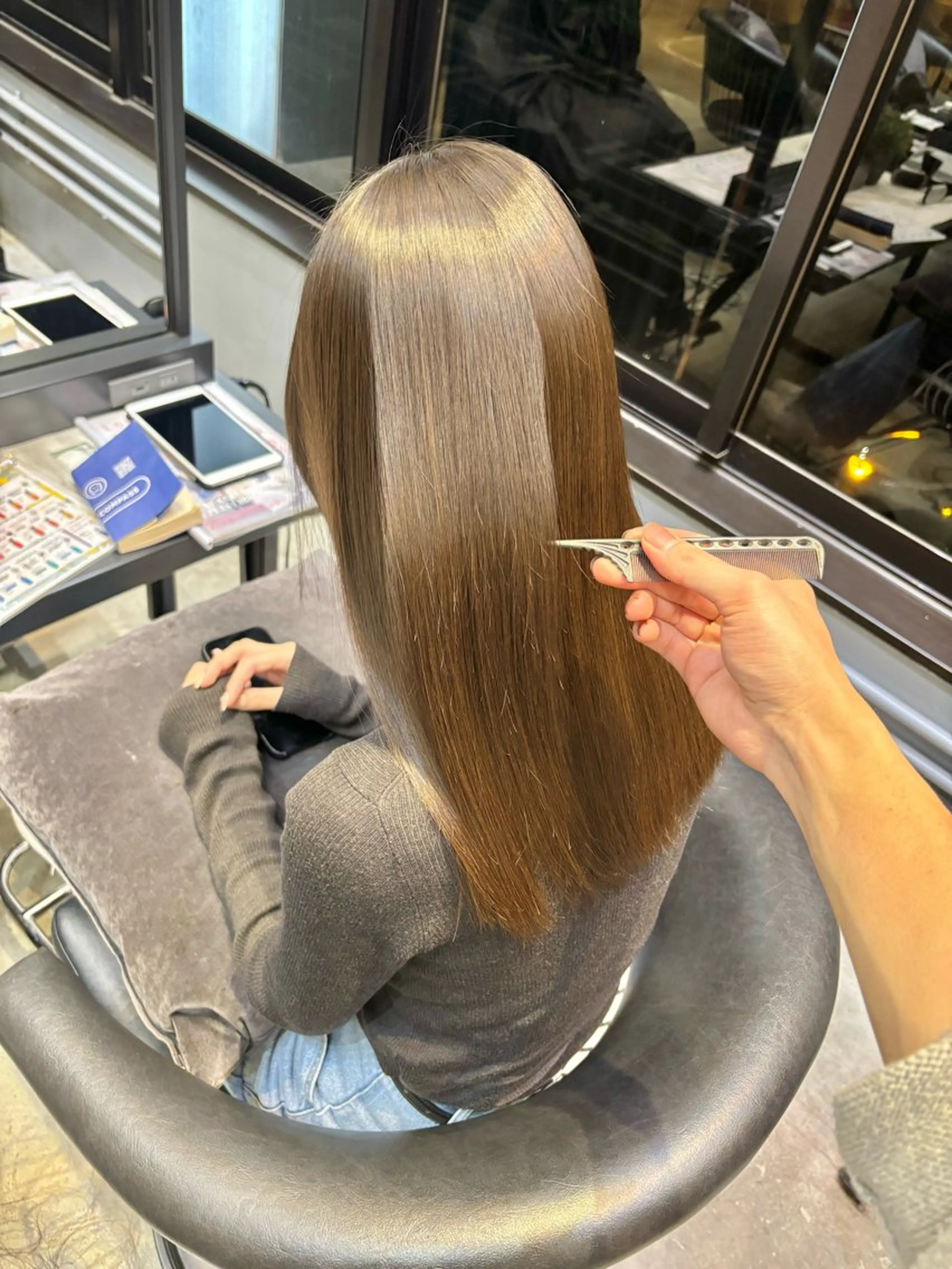 セミロング カット ヘアカラー 縮毛矯正 トリートメント ✵髪質改善 レイヤー 佐藤琉好✵のヘアスタイル