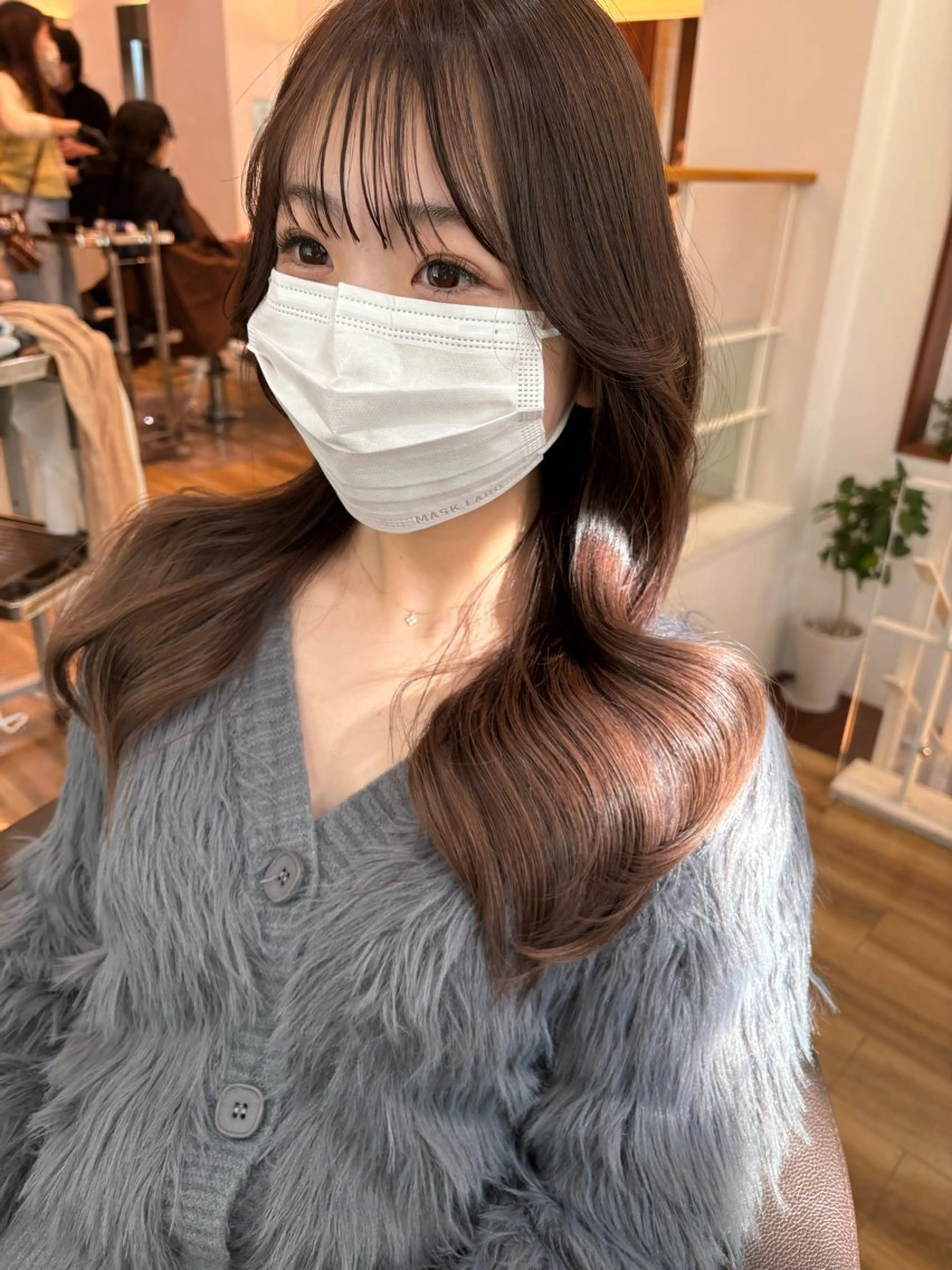 ロング カラー ベージュカラー ミルクティーベージュ 韓国風ヘア カット ヘアカラー トリートメント レイヤーカット /透明感/千葉怜寿のヘアスタイル