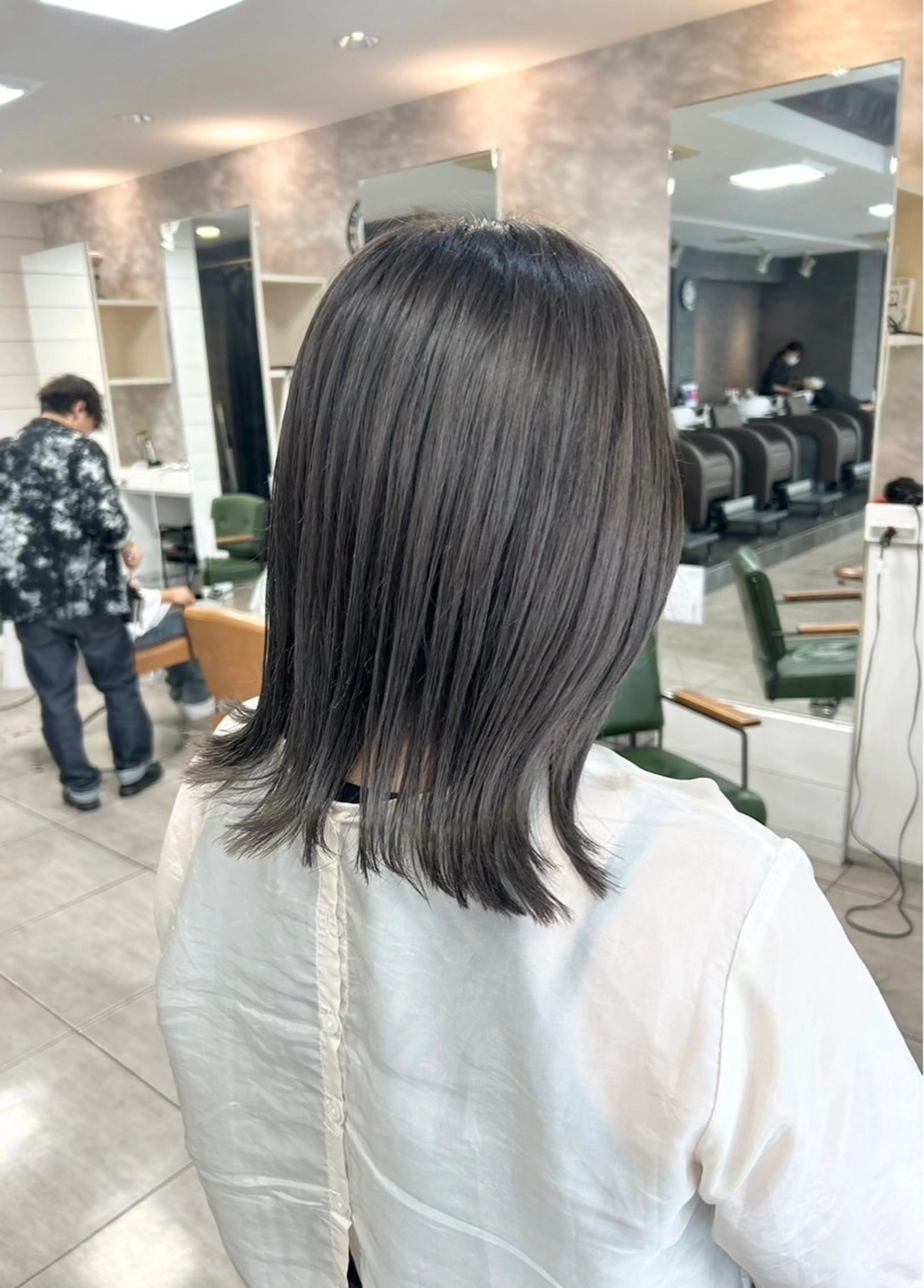 ミディアム カット ヘアカラー トリートメント 🫧艶髪カラー🫧 森本くるみのヘアスタイル