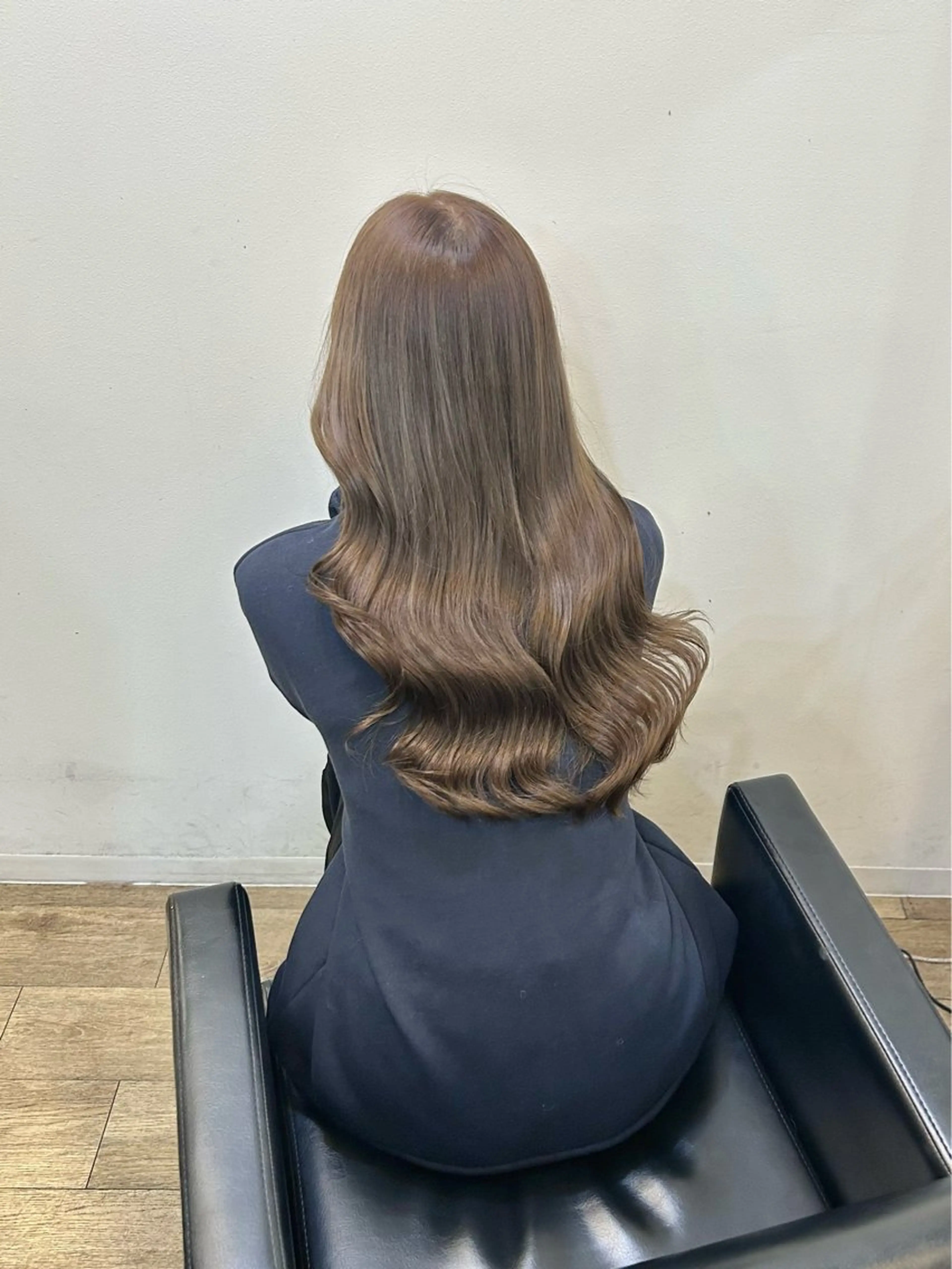 ロング カラー ベージュカラー ブリーチ ブラウンカラー 透明感カラー グレージュ カット ヘアカラー トリートメント ブリーチなしベージュ /ヘアセット/ミユのヘアスタイル