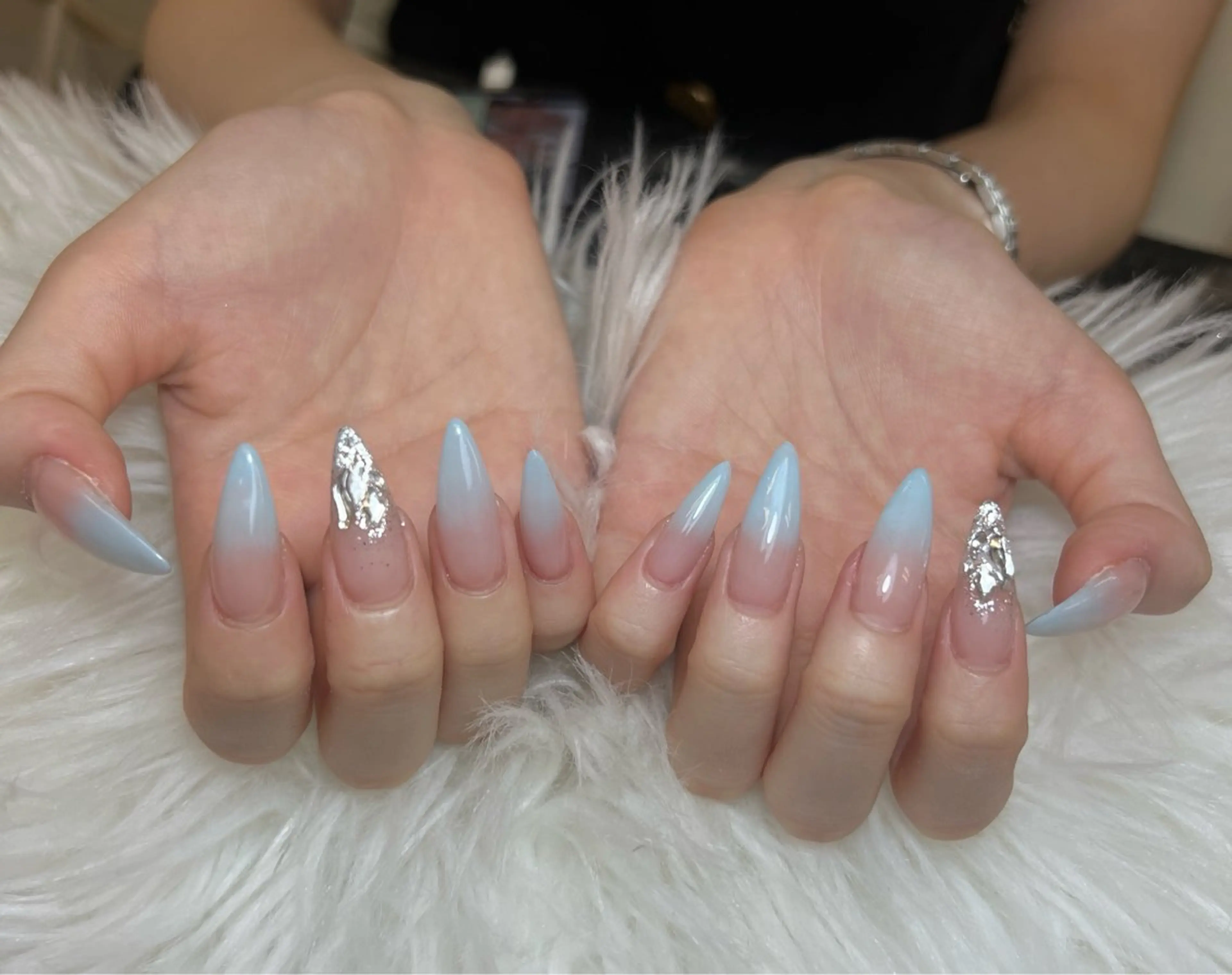 ネイル アートネイル オーロラネイル チークネイル 長さ出し フットネイル Noiranail_ studio所属・Noiranail_ studioのネイルデザイン