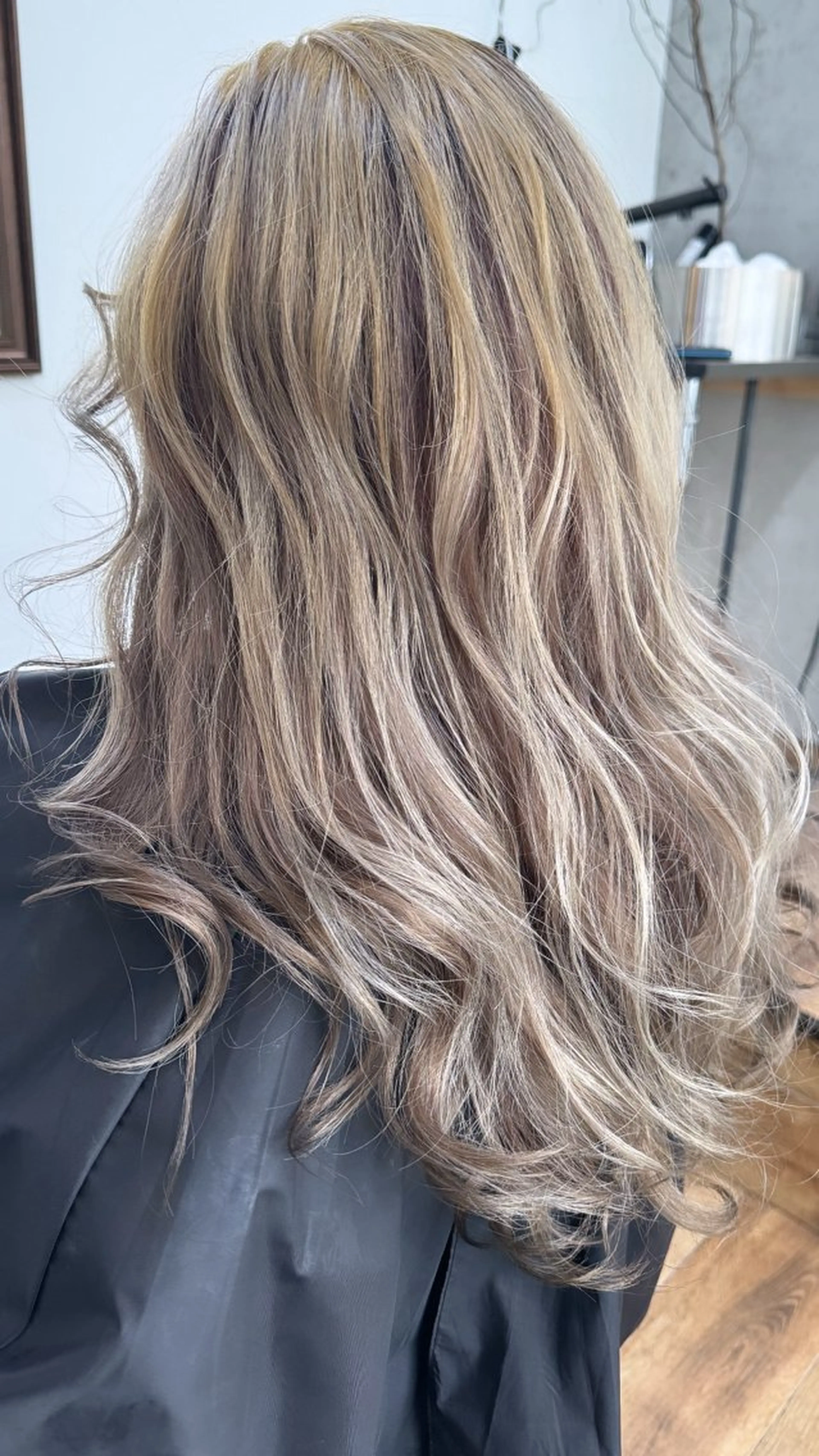 ロング カラー バレイヤージュ レイヤーカット 椎葉 祐也のヘアスタイル