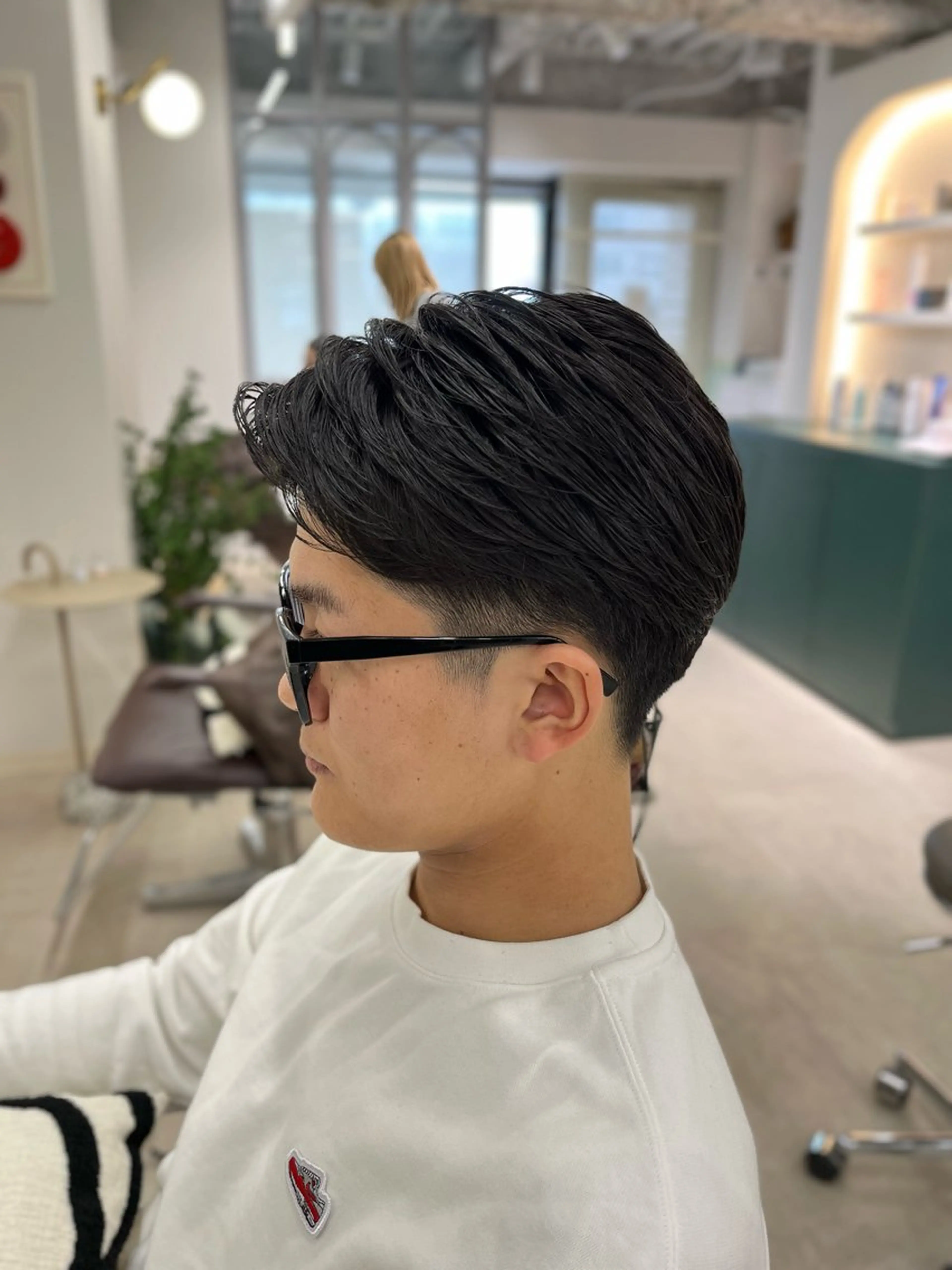 ショート ヘアアレンジ メンズ メンズ韓国風 くびれヘア 顔まわりレイヤー 顔周りカット 韓国風ヘア カット ヘッドスパ ヘアセット 【副店長】六三四🌻 カラー指名No.1のヘアスタイル