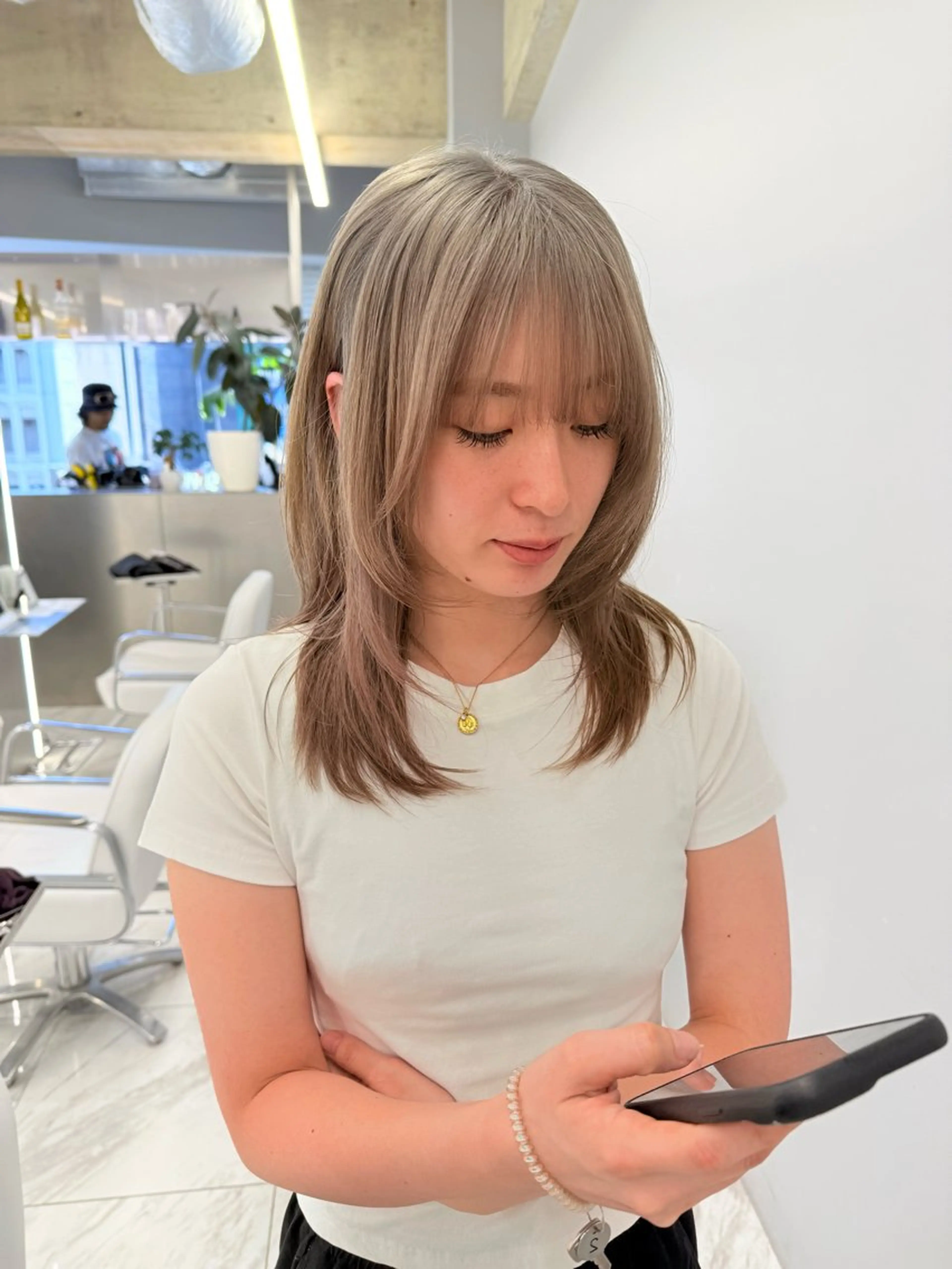 セミロング カラー カット ヘアカラー トリートメント 新宿ケアブリーチ 稲垣颯太のヘアスタイル