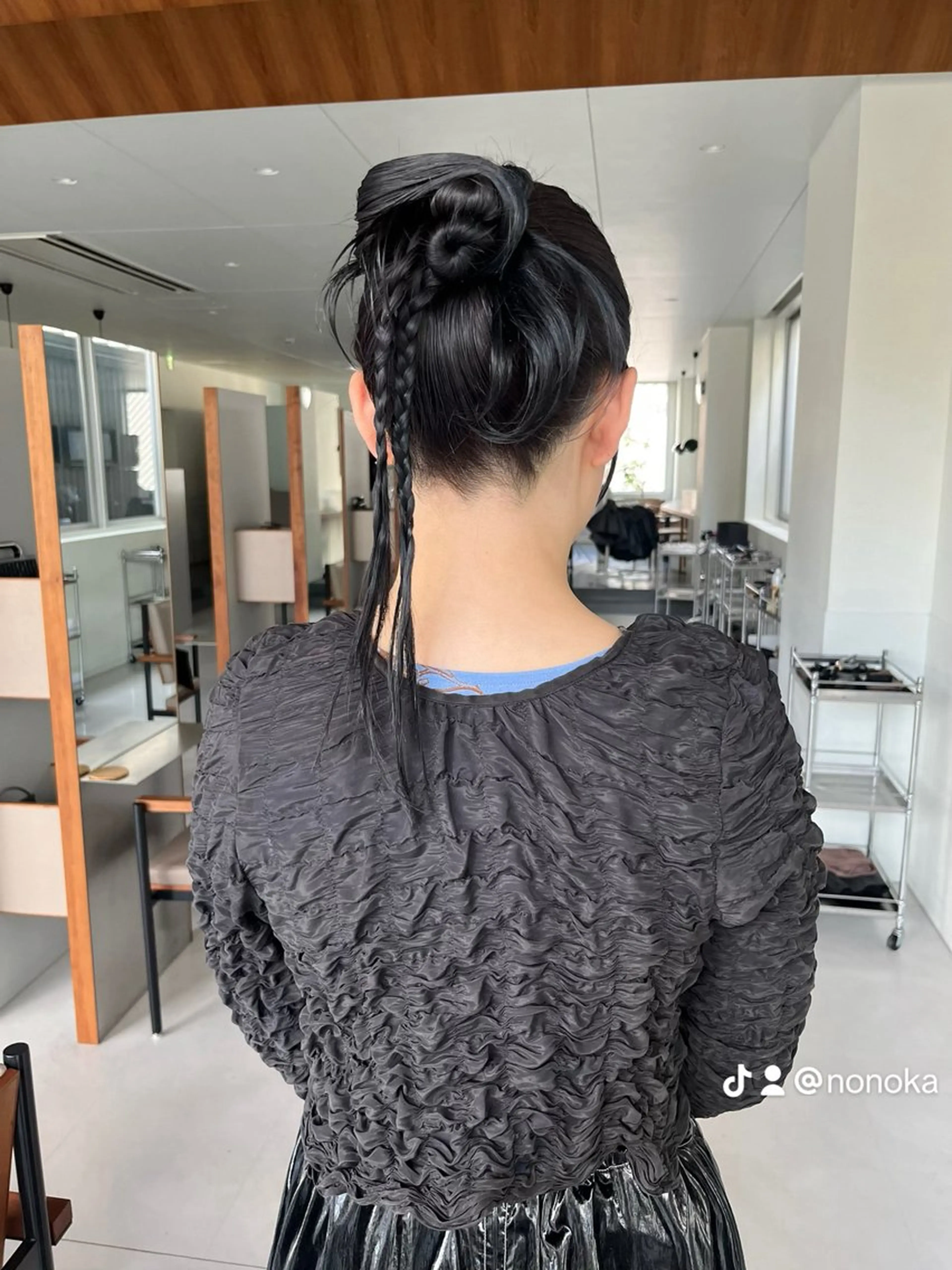 ヘアアレンジ 似合わせ小顔レイヤー 🎀nonokaのヘアスタイル