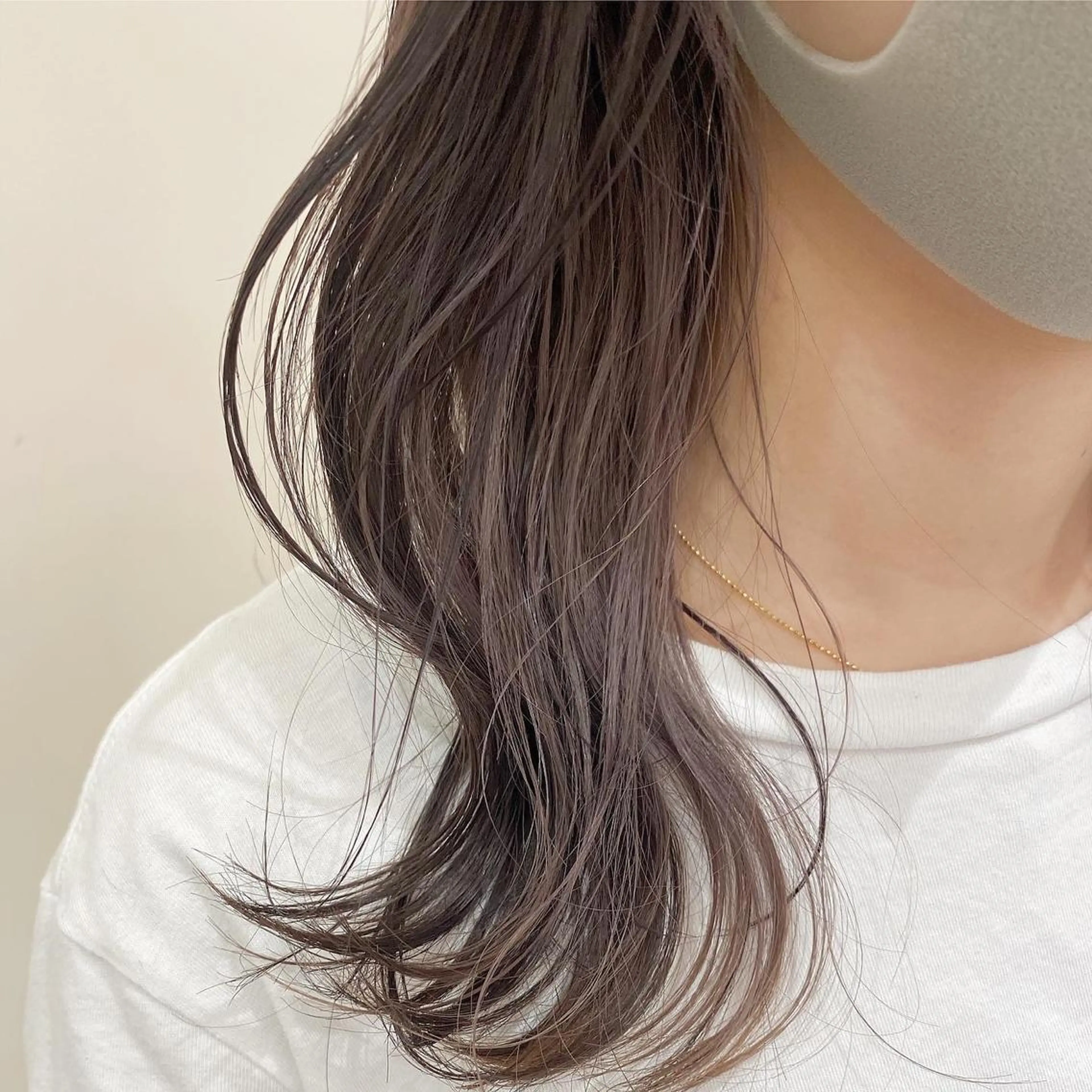 セミロング カラー カット ヘアカラー トリートメント プレイングカラー🤍 細めハイライトのヘアスタイル