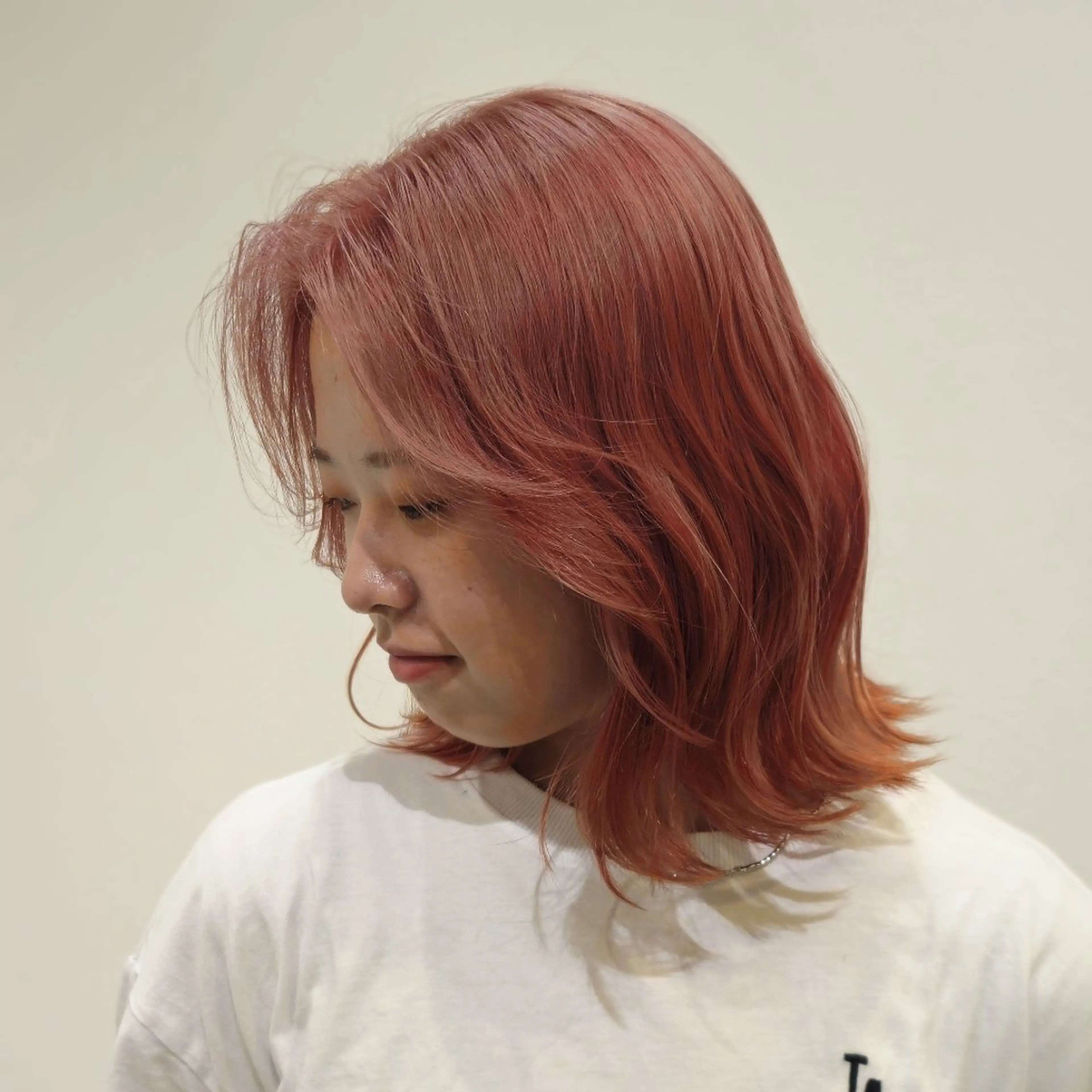 ミディアム カラー ボブ 外ハネヘア カット ヘアカラー トリートメント ill 天神大名所属・YOKUTO 透明感カラー/ボブのヘアスタイル