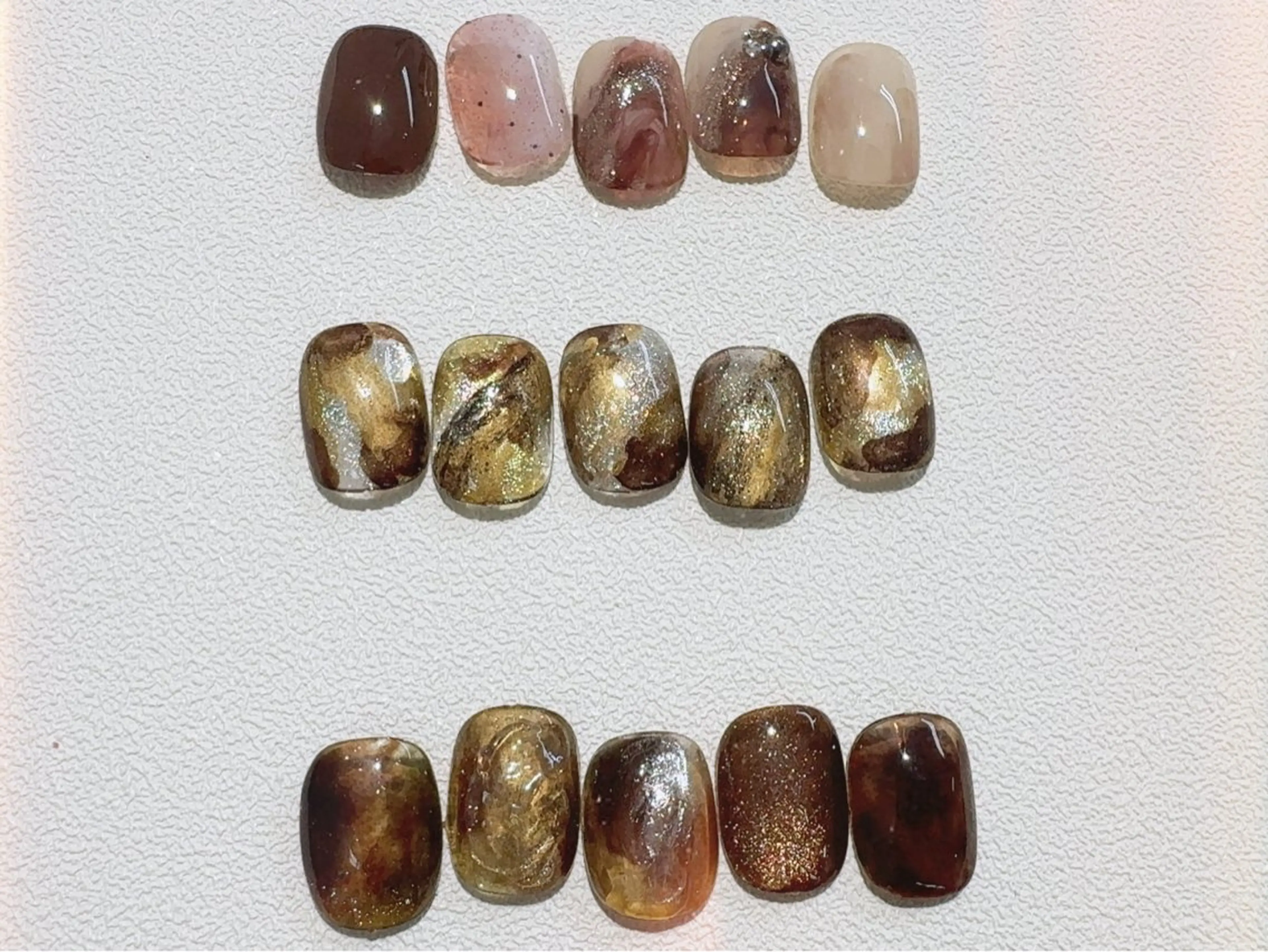 ネイル チークネイル フレンチネイル 韓国ネイル マグネットネイル 持ち込み ハンドネイル Hi nail池袋 🎀ワンホン/韓国風のネイルデザイン