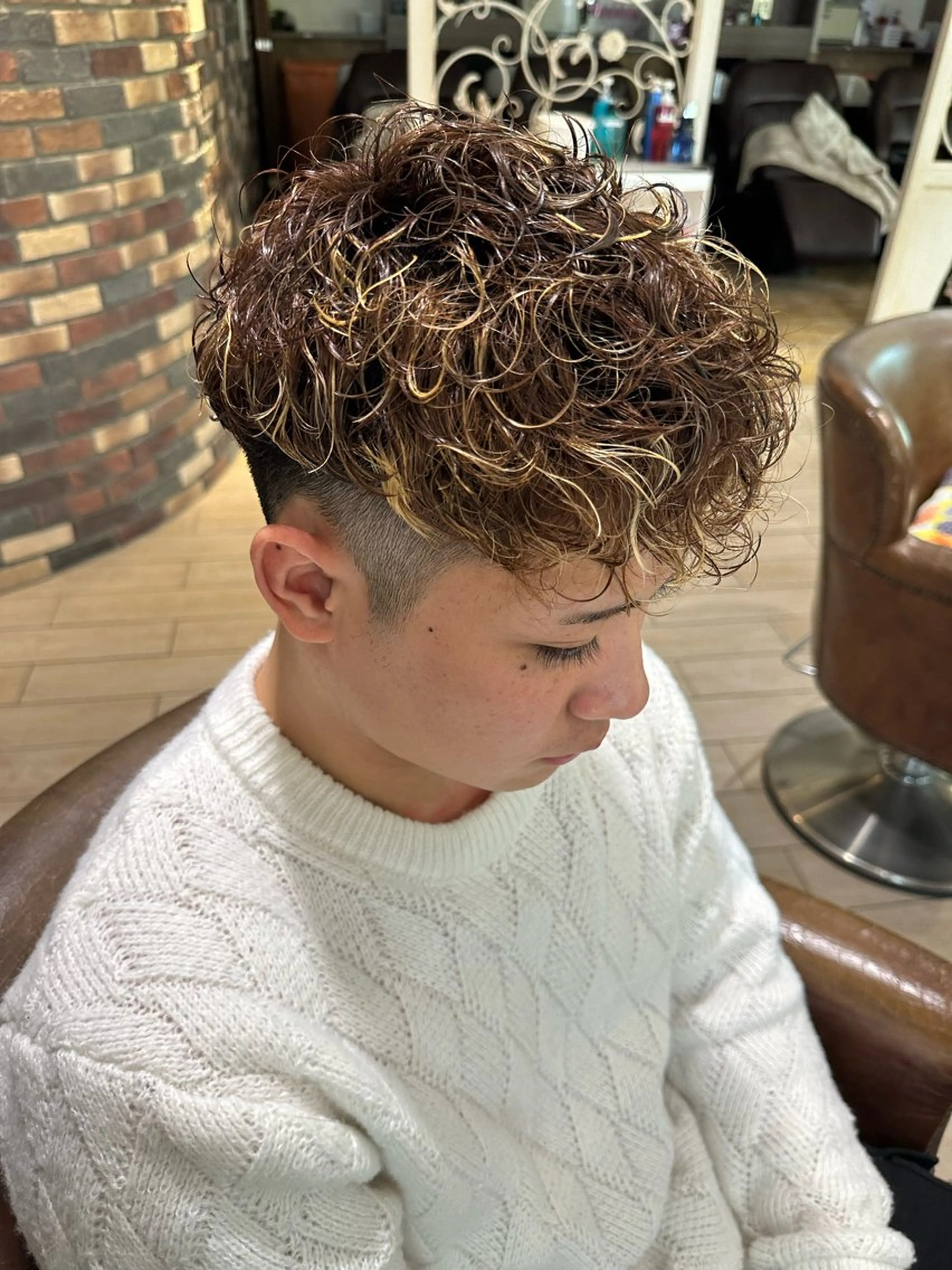 パーマ メンズ 増渕 駿介のヘアスタイル