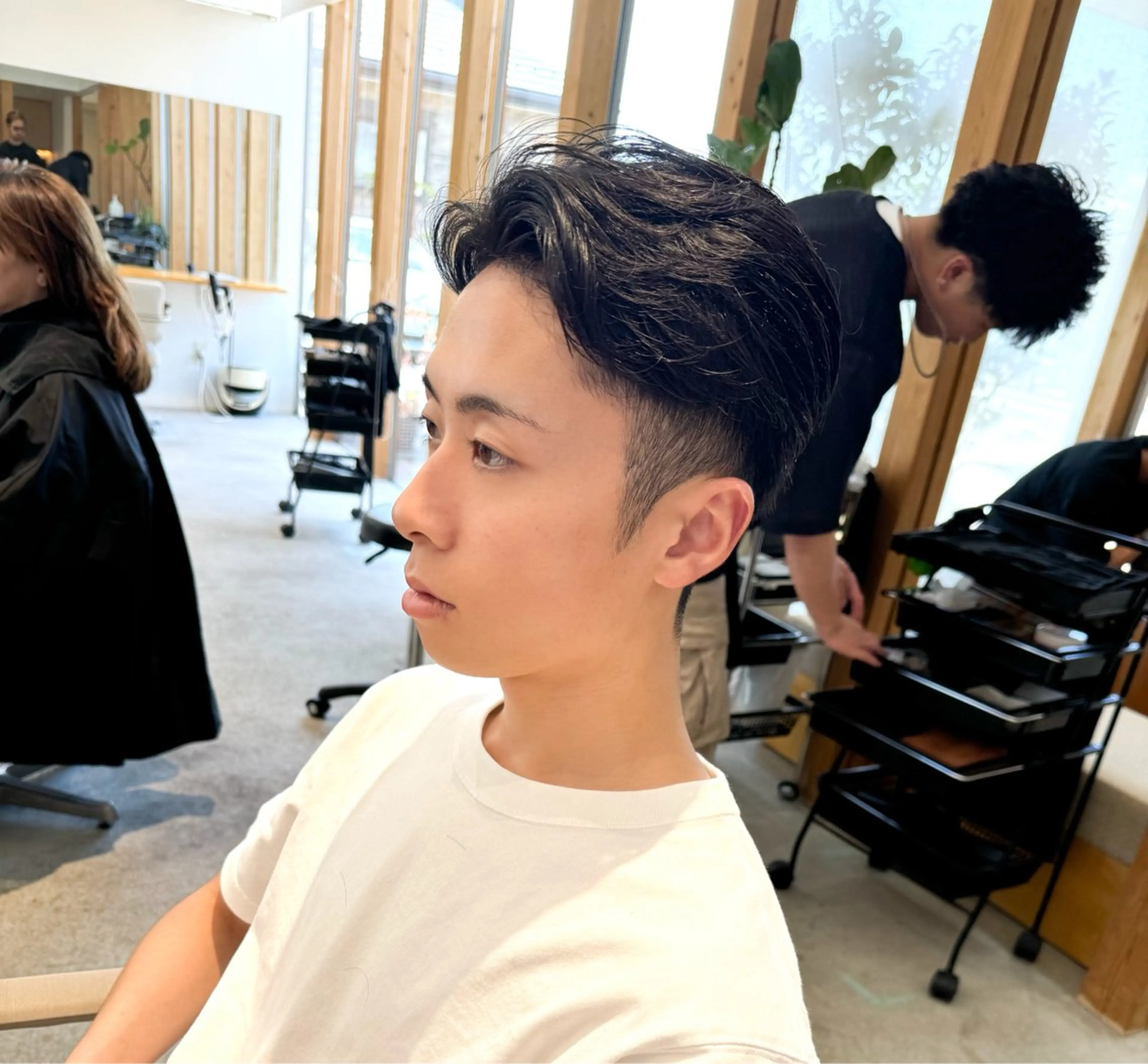 ショート パーマ メンズ メンズパーマ 七三 ニュアンスパーマ カット パーマ トリートメント 服部 雄輝のヘアスタイル