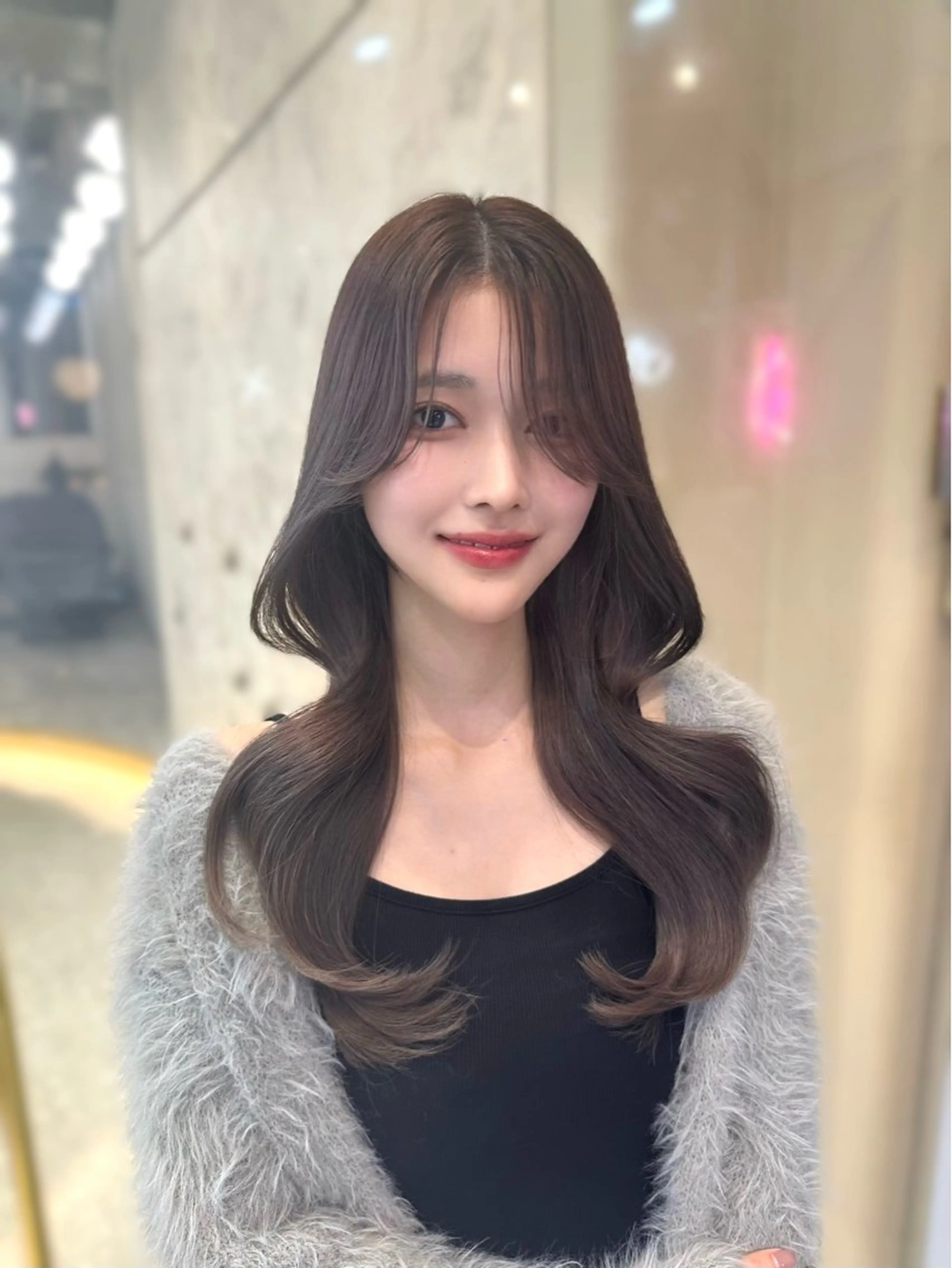 セミロング カラー カット ヘアカラー トリートメント ヘアセット 韓国レイヤー/透明感 カラー/髪質改善角所のヘアスタイル