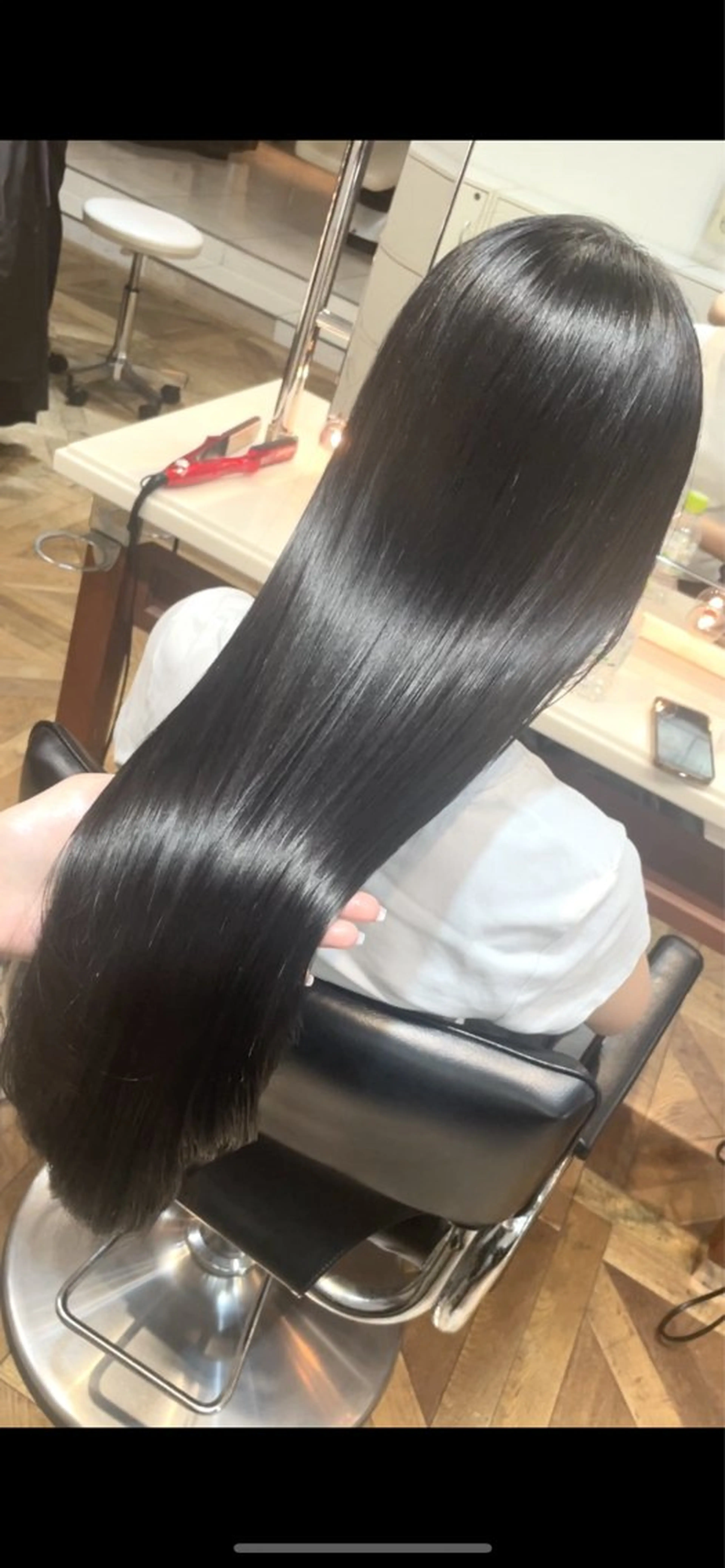 ロング カラー ブリーチ ダークグレー ダークグレージュ グレージュ ブリーチなしカラー カット ヘアカラー トリートメント BEBE所属・ブリーチなし 透明感カラーKANAのヘアスタイル