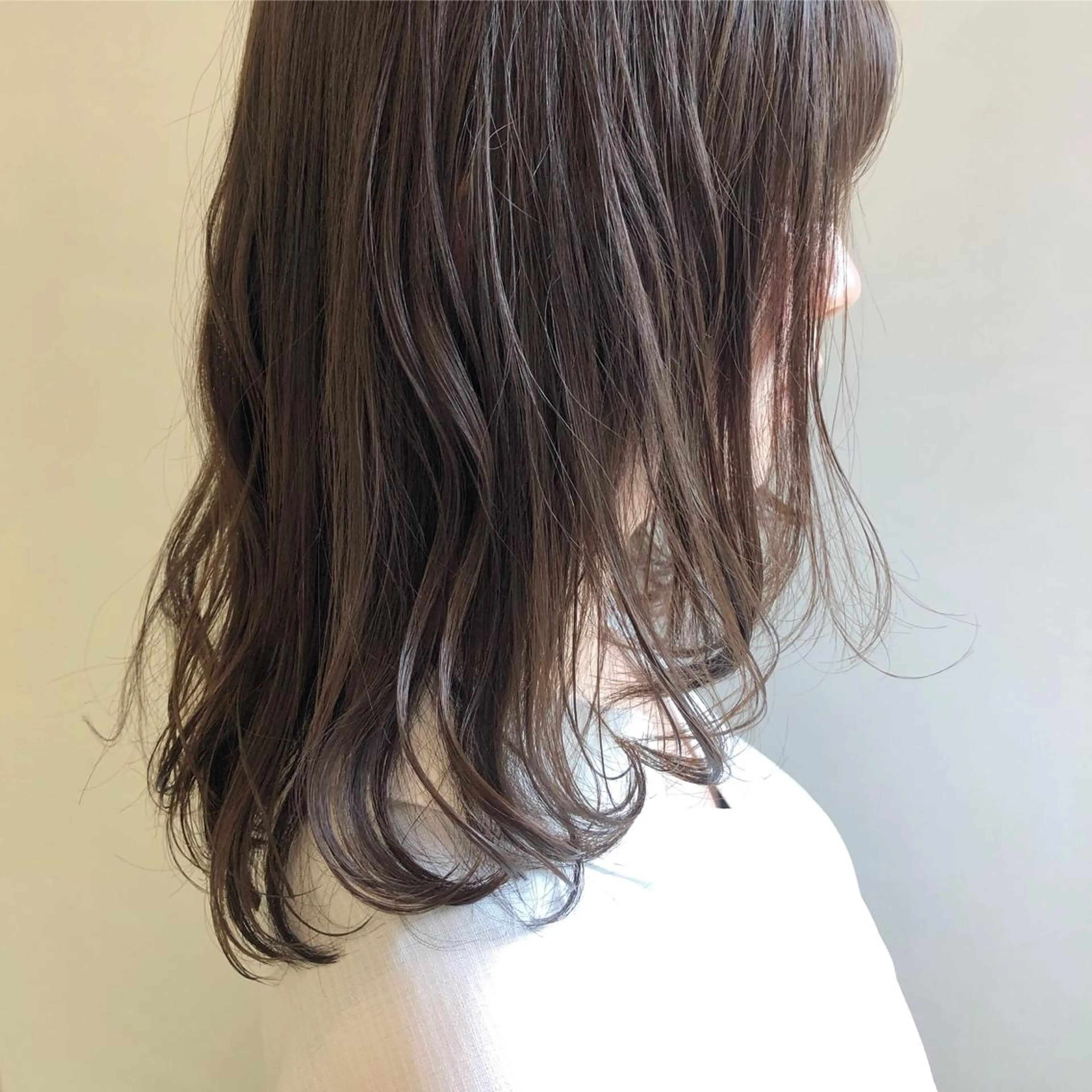ミディアム カラー ベージュカラー カット トリートメント 齋藤 咲のヘアスタイル