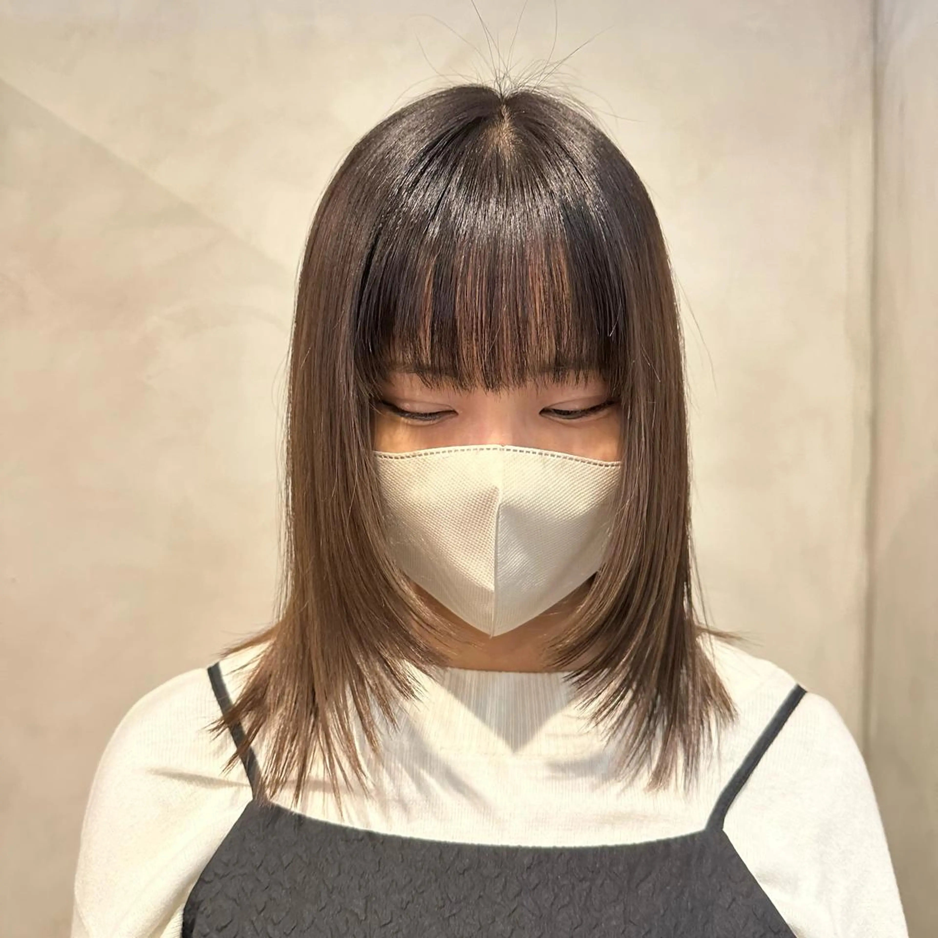 ミディアム 顔まわりレイヤー 顔周りカット レイヤーカット Aust hair Stella新宿所属・Yuki☺︎パーマ レイヤーカットウルフのヘアスタイル