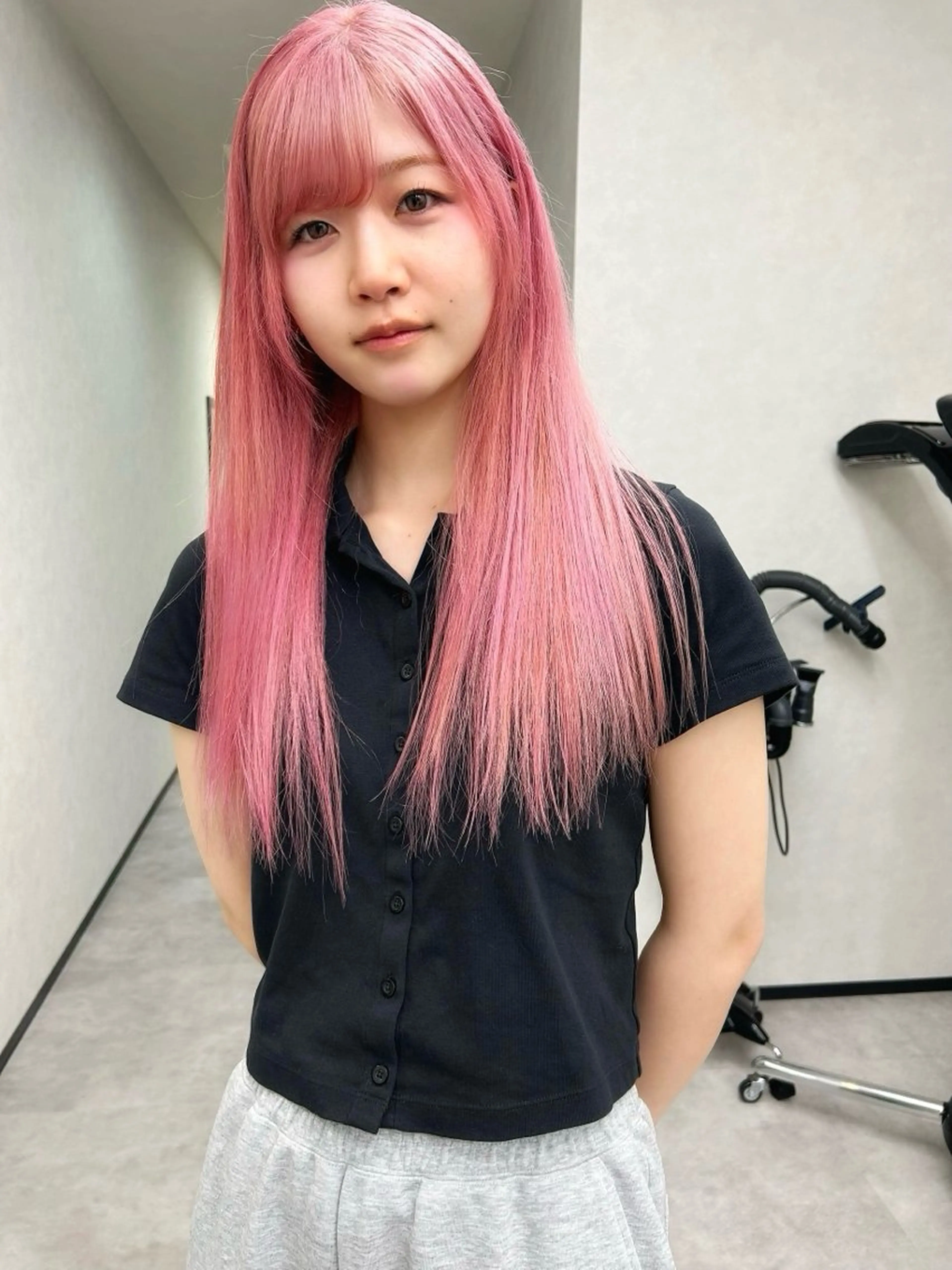 ロング カラー ブリーチ ピンクカラー ロング ヘアカラー ナカジマ ナナのヘアスタイル