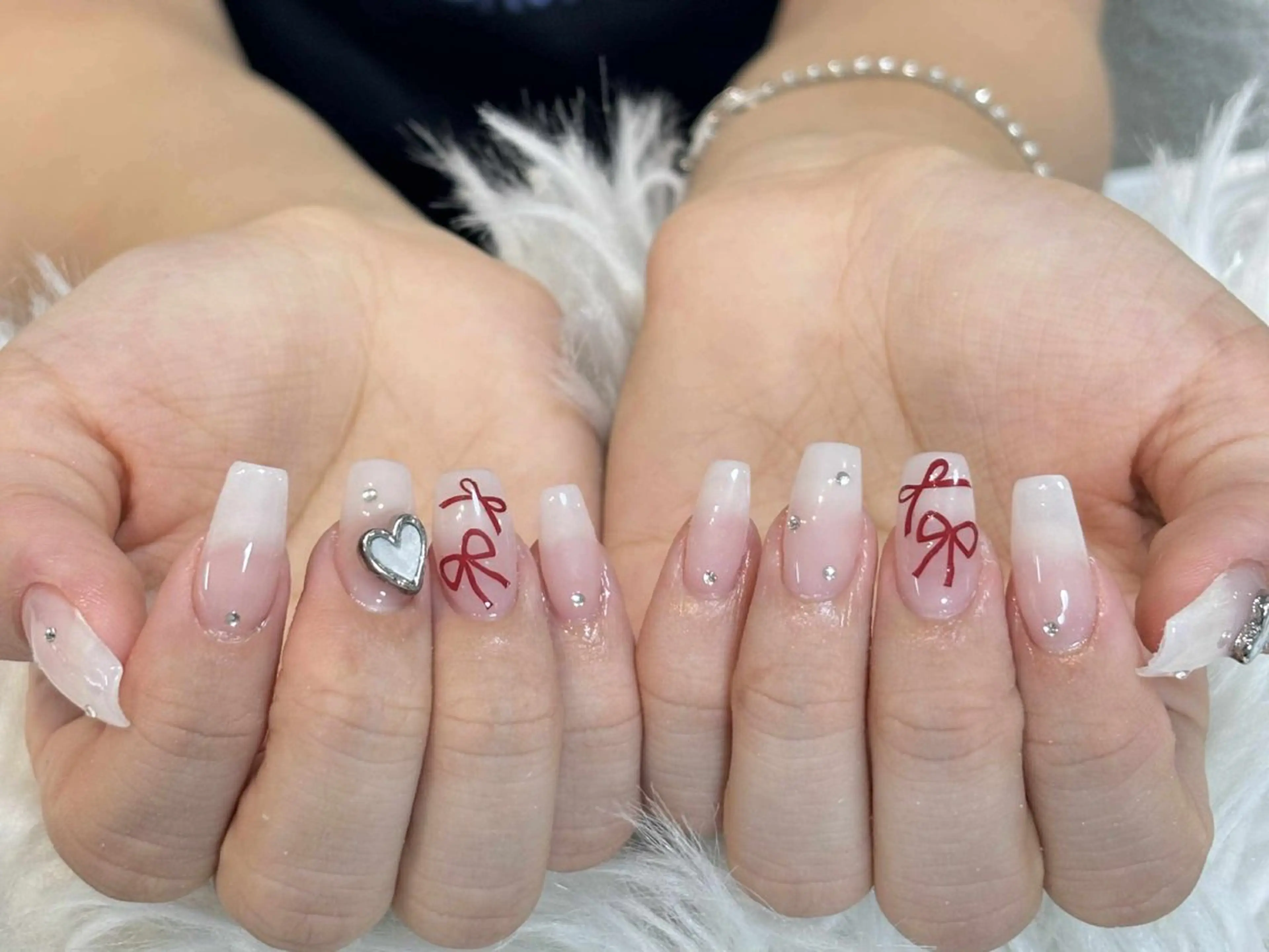 ネイル フレンチネイル ジェルネイル キラキラネイル 韓国ネイル レース ハンドネイル Julli nail studio所属・Julli NailStudioのネイルデザイン