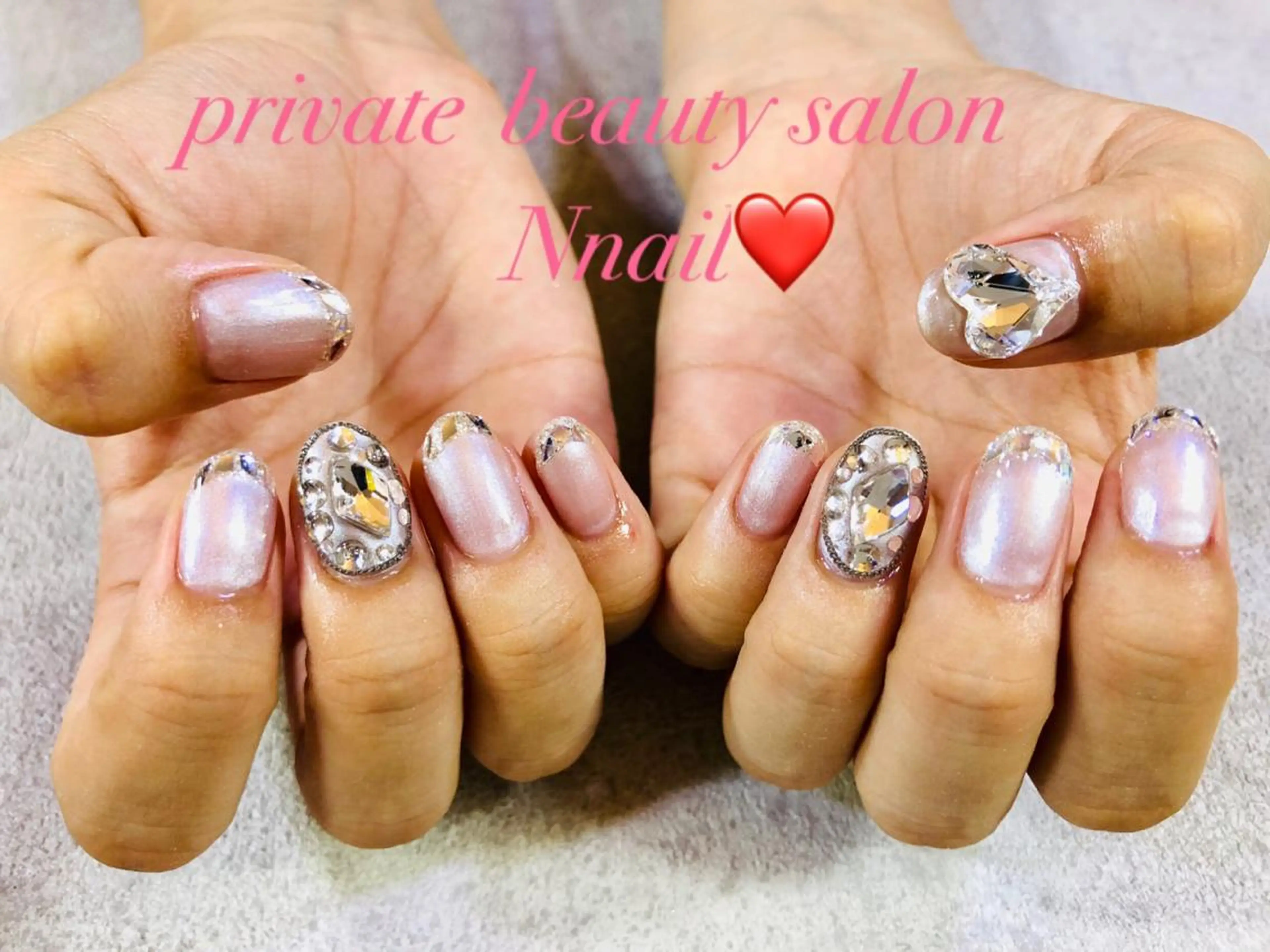 ネイル フレンチネイル ガラスフレンチ ハート ハンドネイル Nnail所属・🌿Nnail🌿 プライベートサロンのネイルデザイン