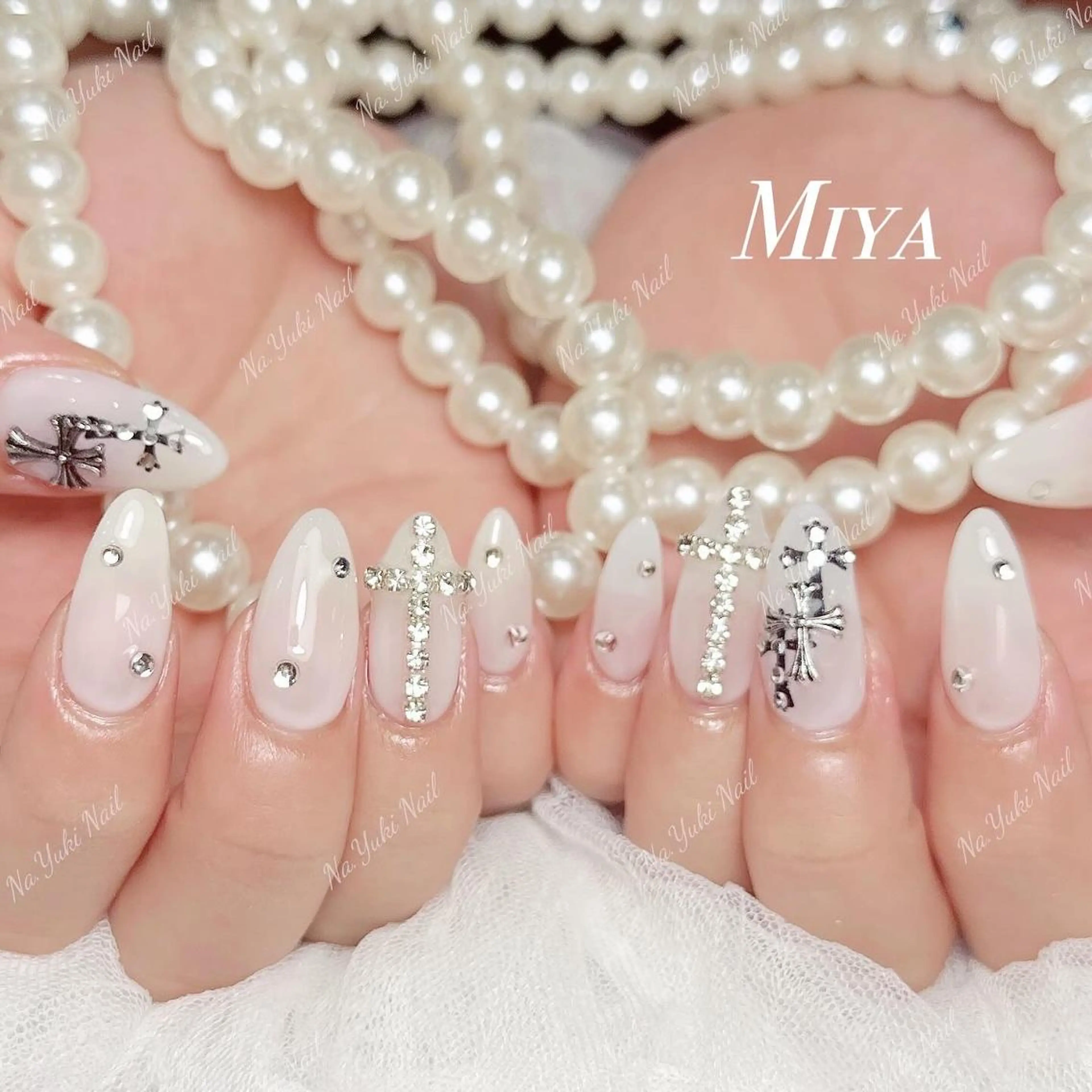 ネイル Queenie 🦋のネイルデザイン