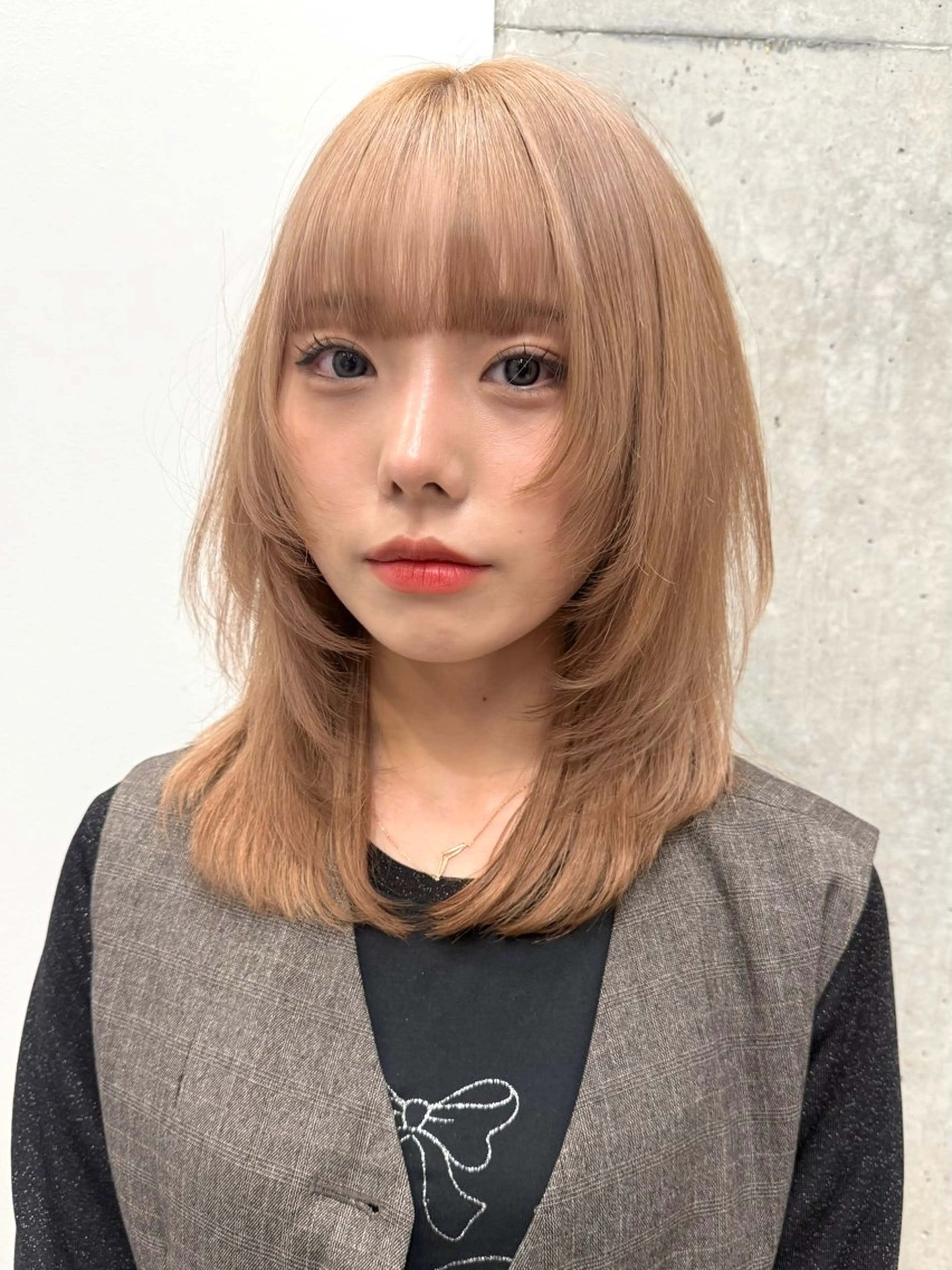 セミロング ヘアカラー トリートメント cinq PROJECT所属・ハイトーン/ブリーチ 🐈‍⬛【Ryo】のヘアスタイル