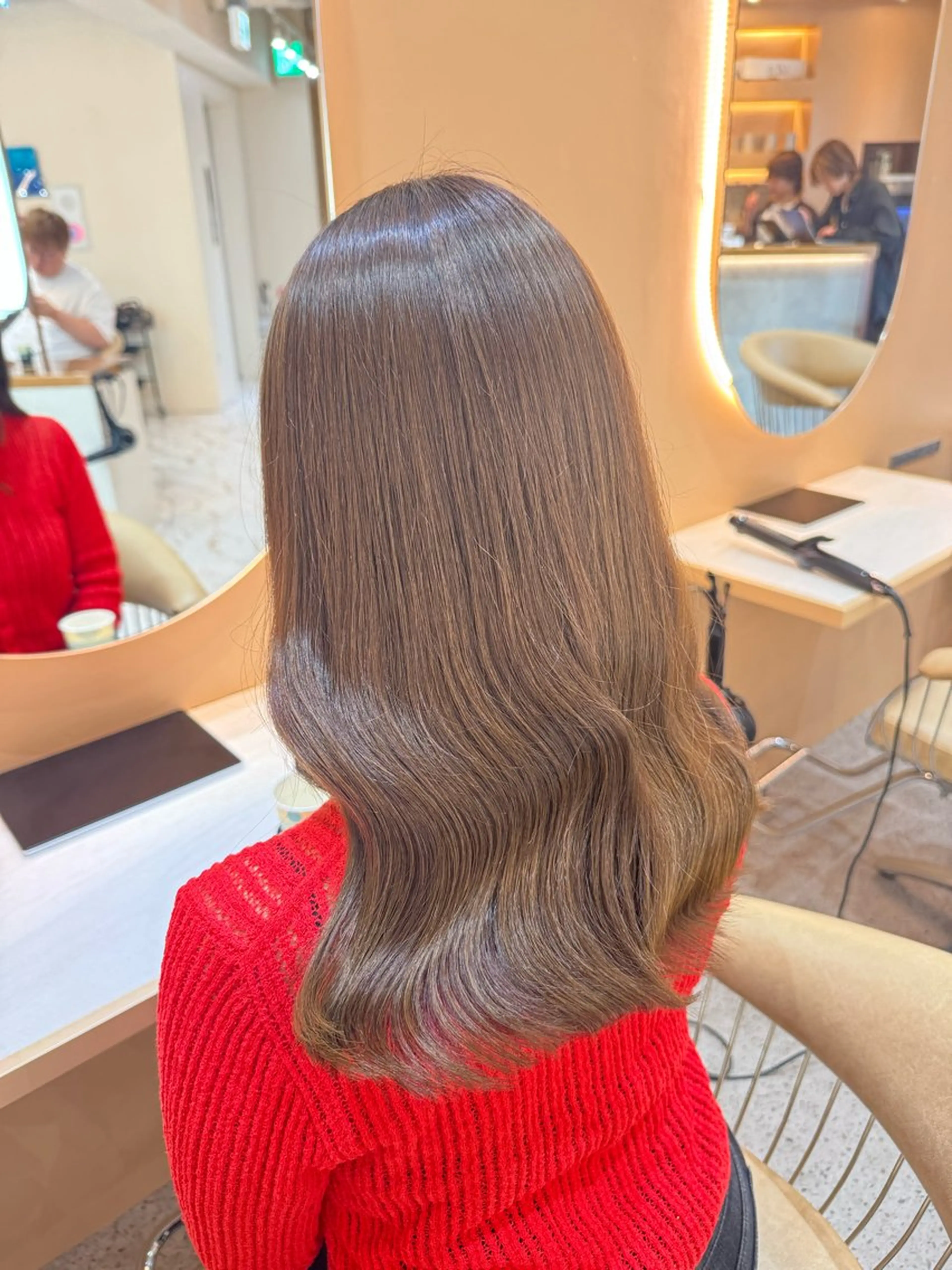 セミロング ♡うる艶透明感カラー /にしじまくるみ♡のヘアスタイル