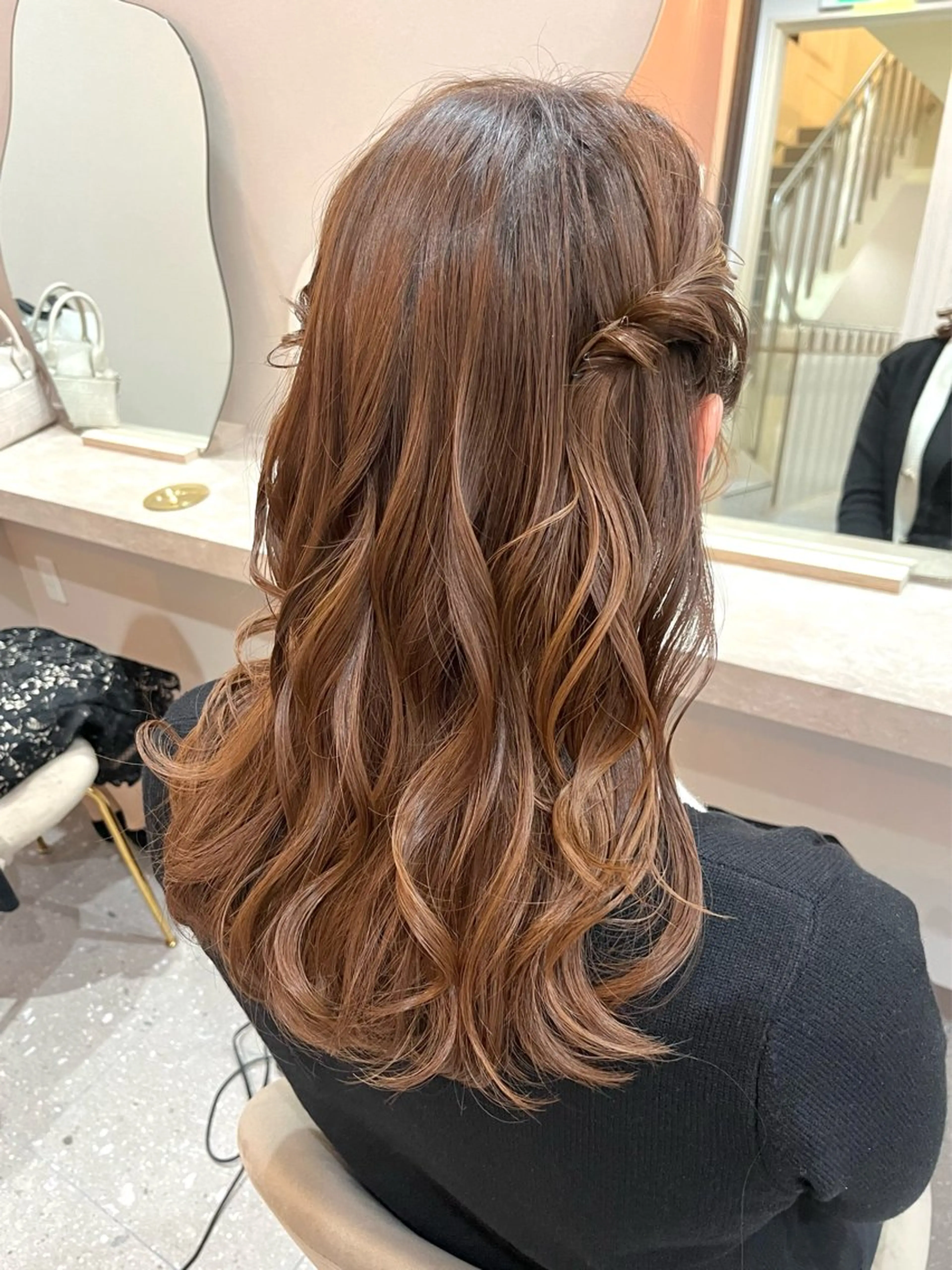 セミロング ヘアアレンジ ヘアセット Mila Akariのヘアスタイル