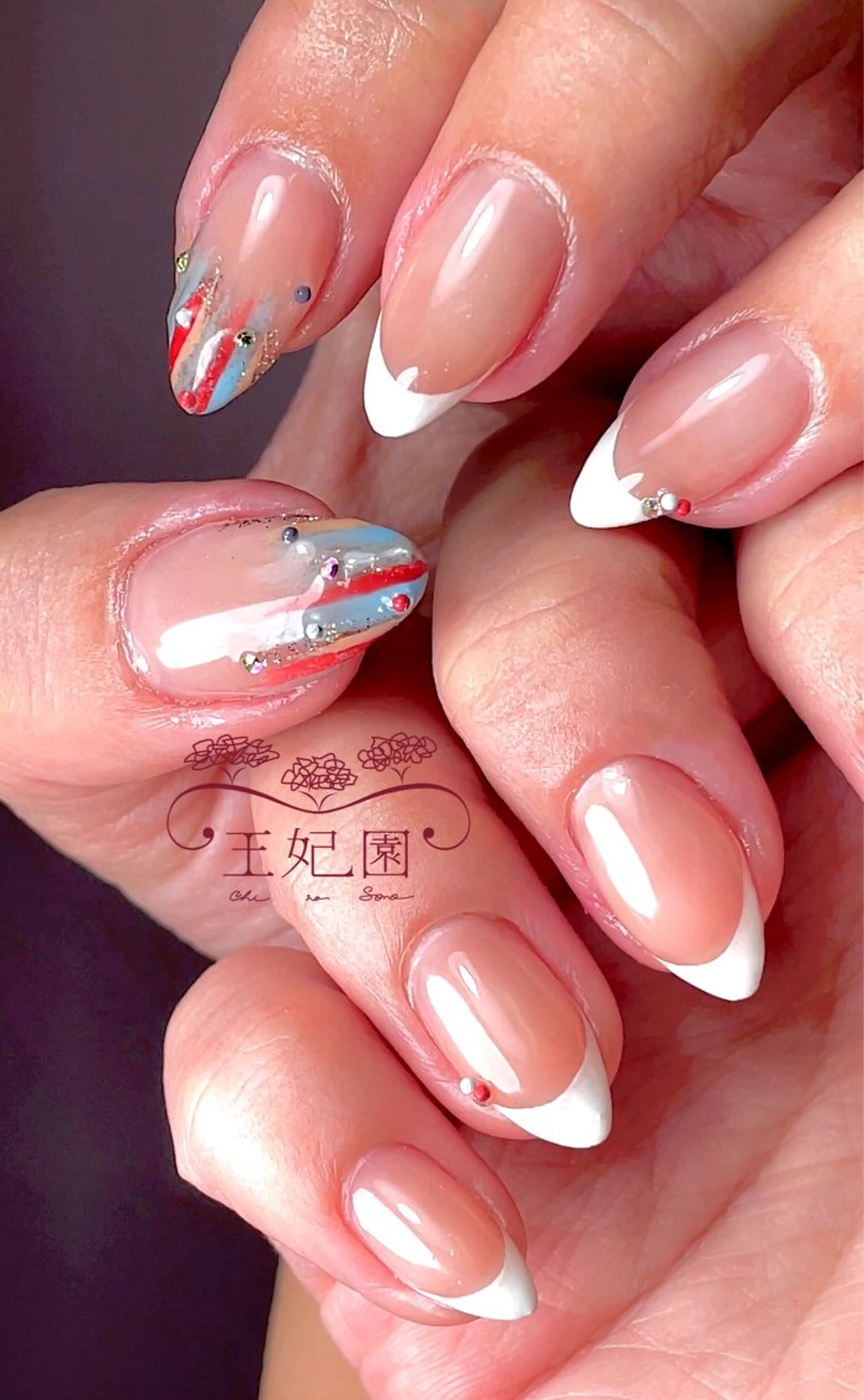 ネイル ボーダー フレンチネイル nail salon王妃の園所属・王妃の園 ohinosonoのネイルデザイン