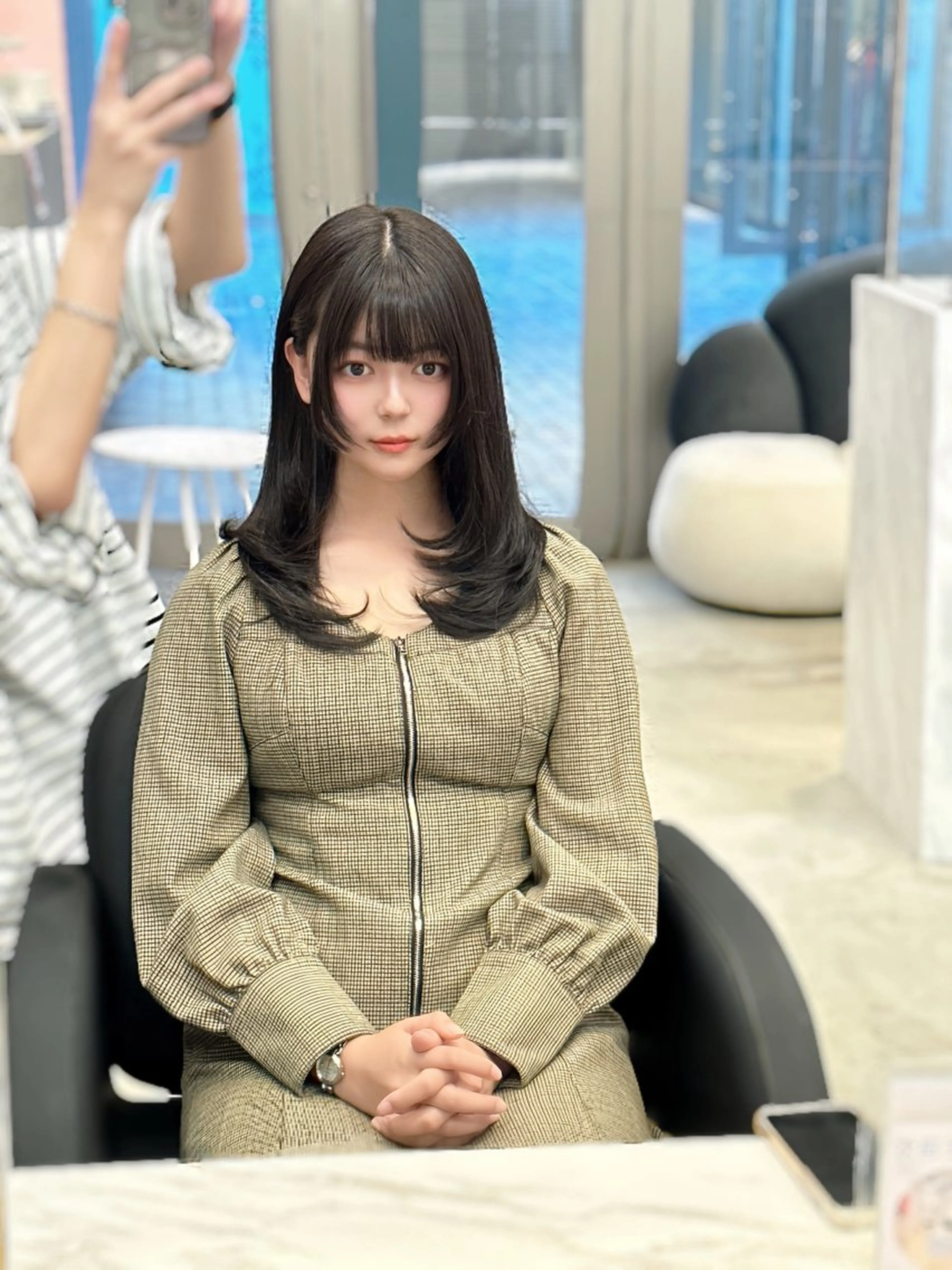 セミロング カラー 顔周り似合わせ・巻け るレイヤー水谷航大のヘアスタイル