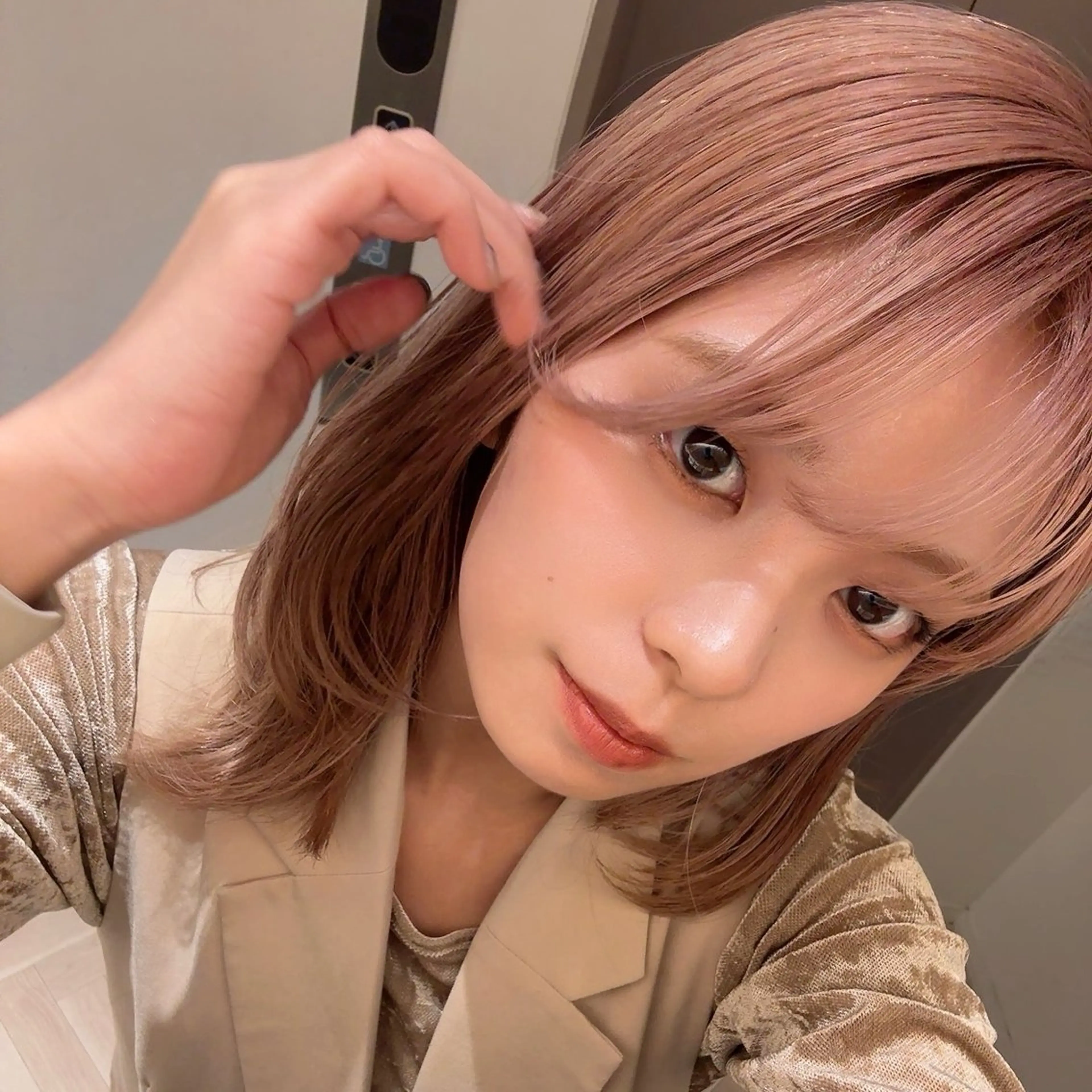 ミディアム カラー ヘアカラー トリートメント 透明感カラー/レイ ヤー/Nana🌈のヘアスタイル