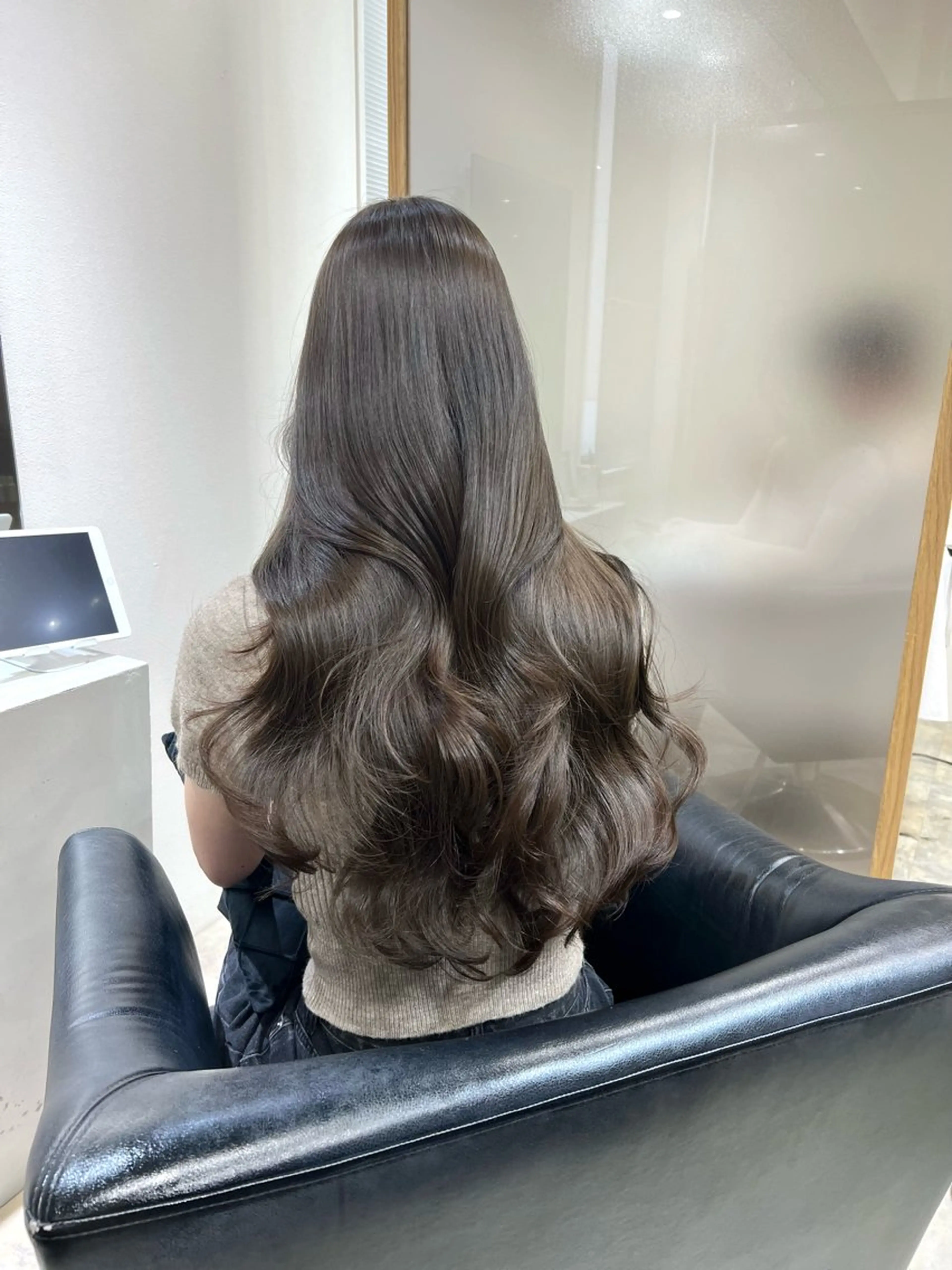 ロング ヘアカラー erena /  艶カラー🖤のヘアスタイル