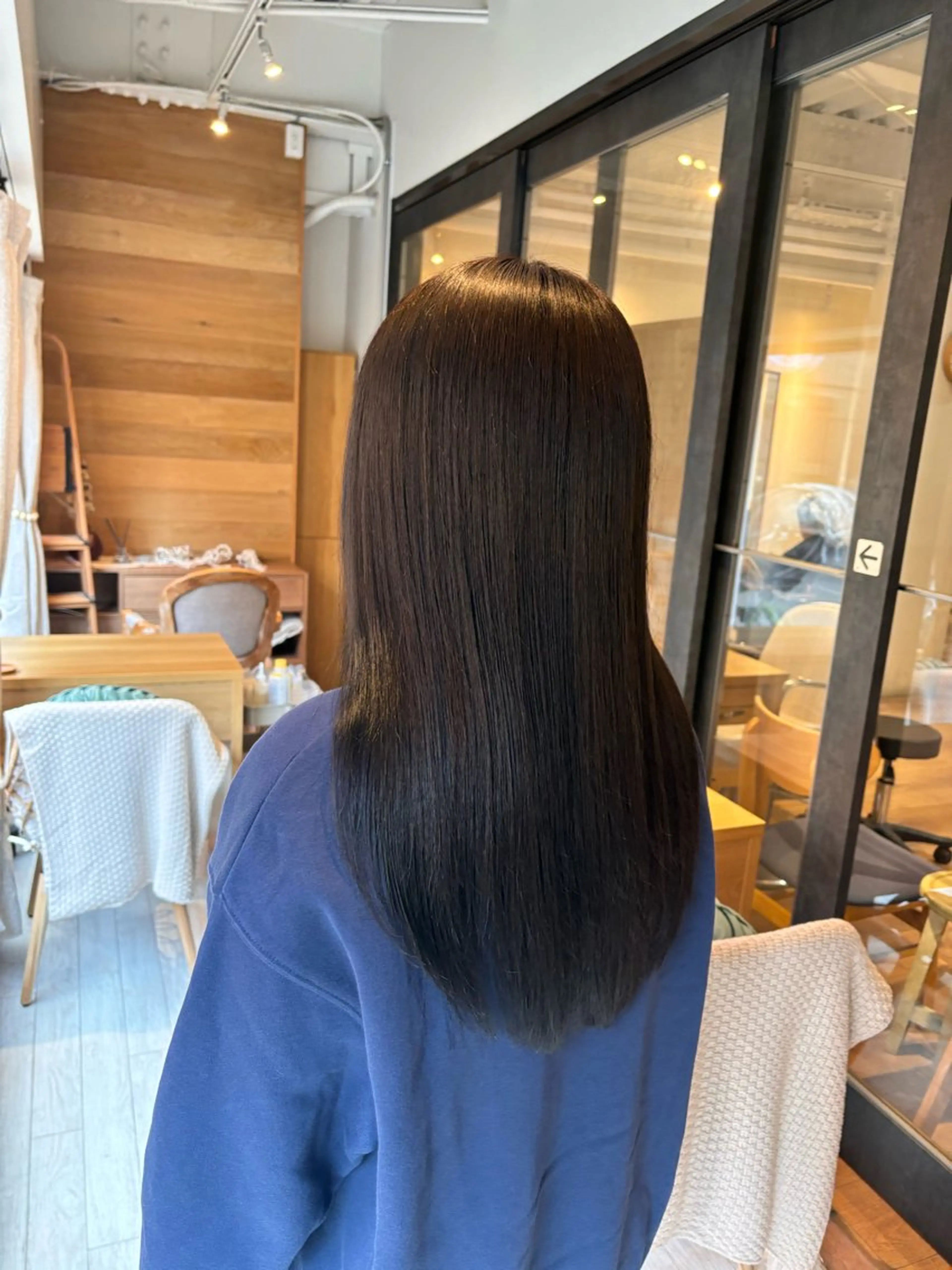 ロング カラー 透明感カラー イルミナカラー 髪質改善 トリートメント カット ヘアカラー トリートメント newi 京橋 【yuuki】のヘアスタイル