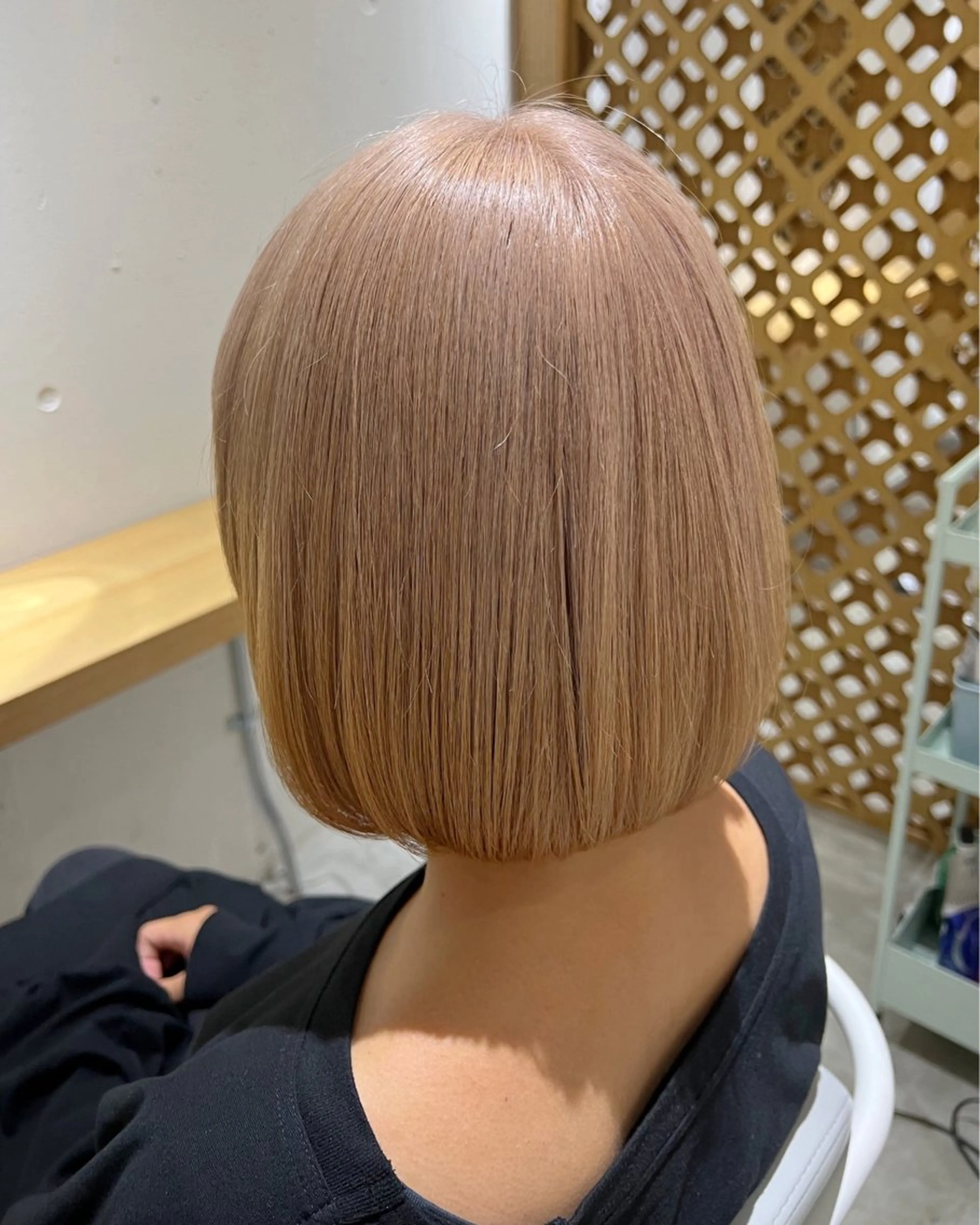 ショート カラー ヘアカラー トリートメント 色落ち可愛い艶ハイト ーン🧊AZUKIのヘアスタイル