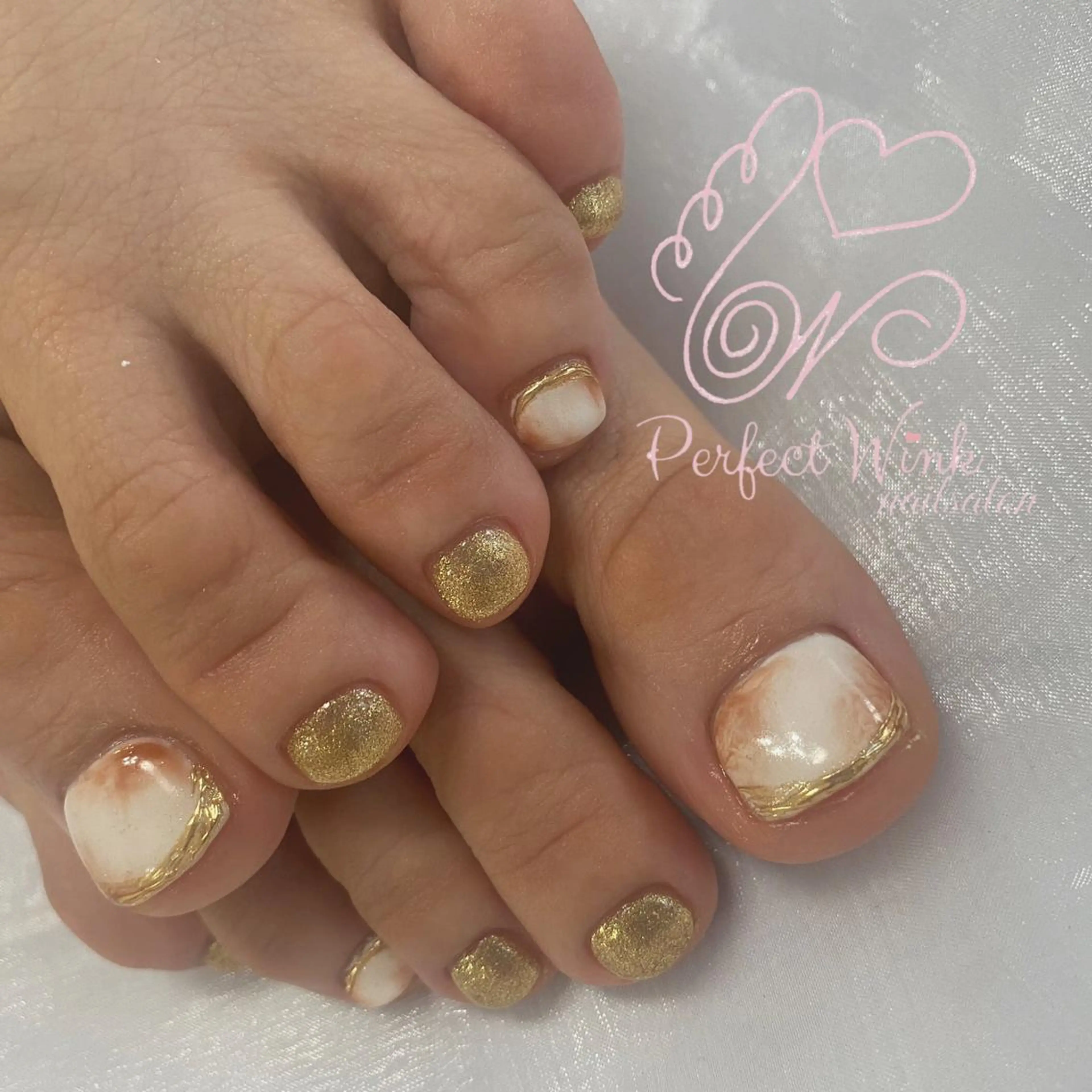 ネイル フットネイル フレンチネイル ジェルネイル グラデーション キラキラネイル ハンドネイル 💅Perfect Wink RUI🌈のネイルデザイン