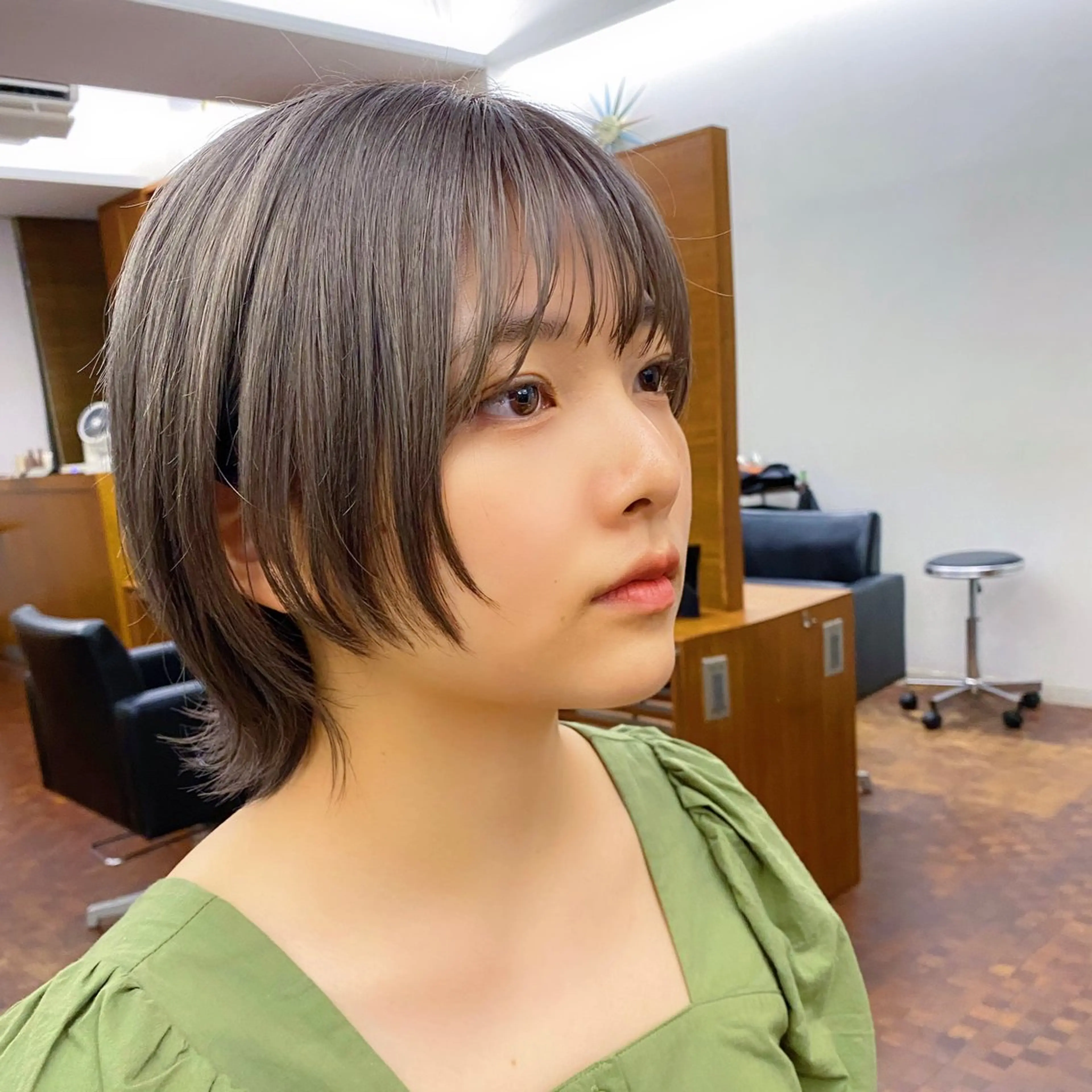 ショート カラー 顔まわりレイヤー レイヤーカット Paddle所属・似合わせレイヤー/ レイヤーパーマ/高倉のヘアスタイル
