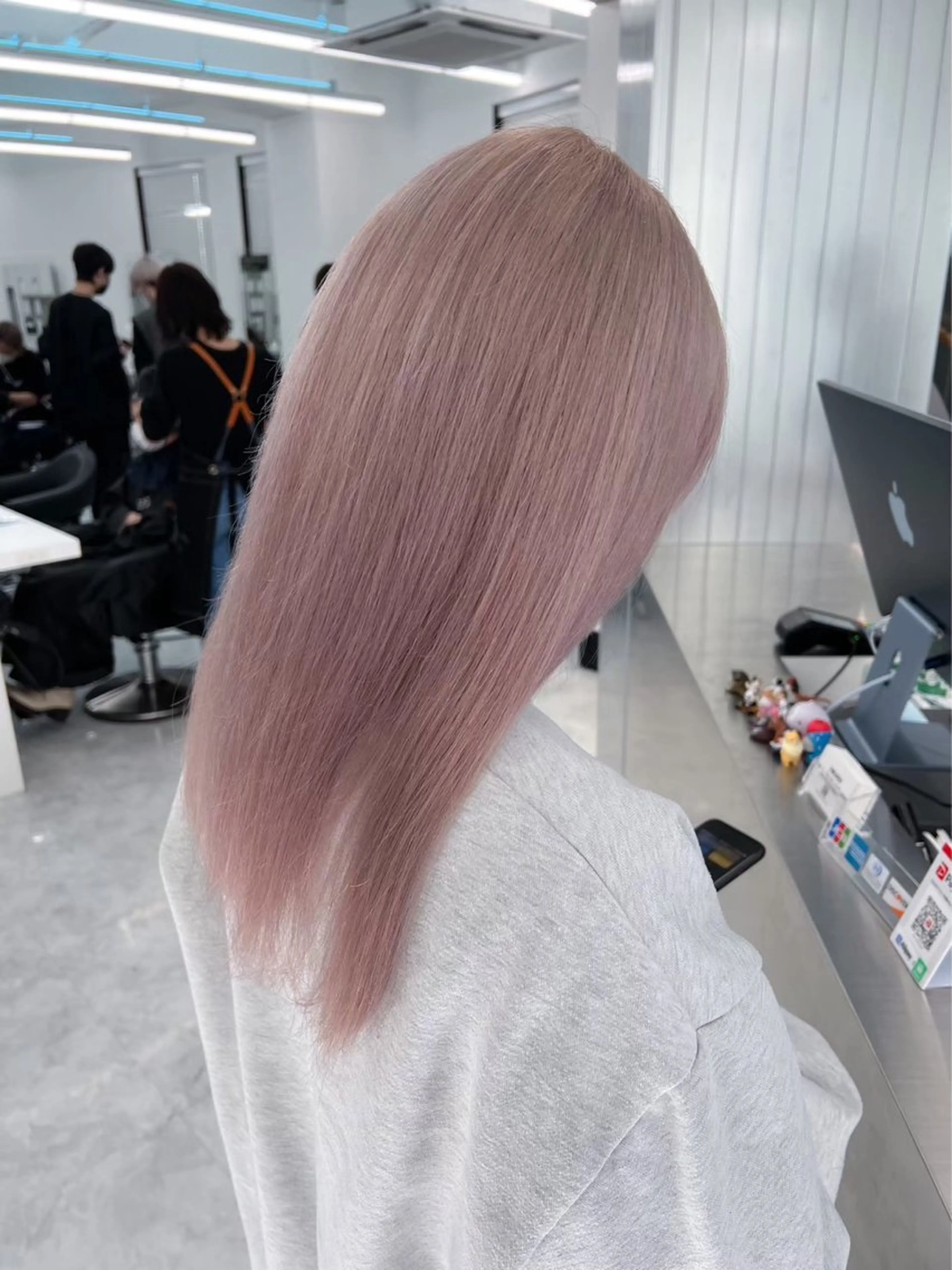 ロング ヘアカラー 大人上品🤍明るめ ベージュ🤍REOのヘアスタイル