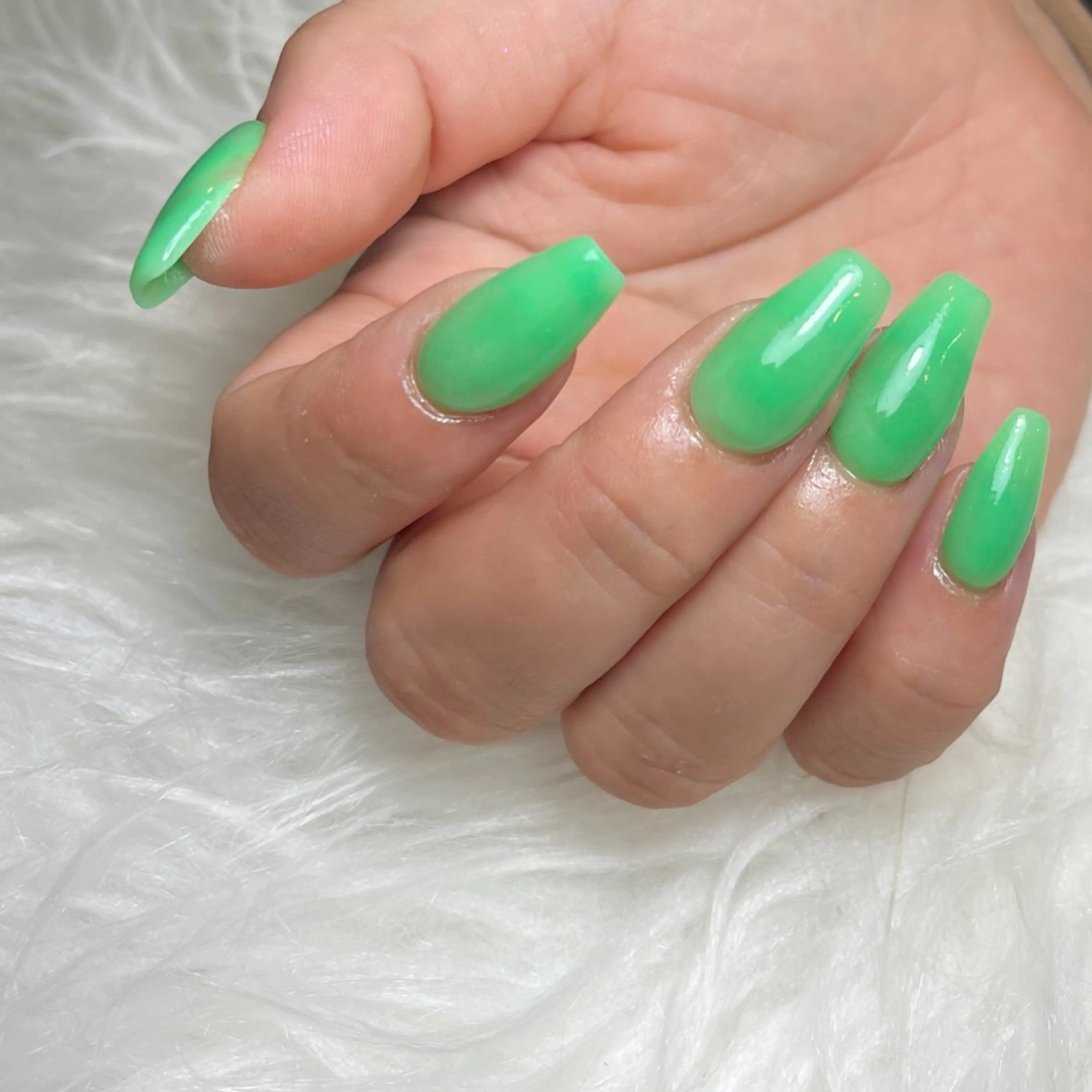 ネイル アートネイル フットネイル ジェルネイル グリーン キラキラネイル ハンドネイル Y nail なんば堀江店のネイルデザイン