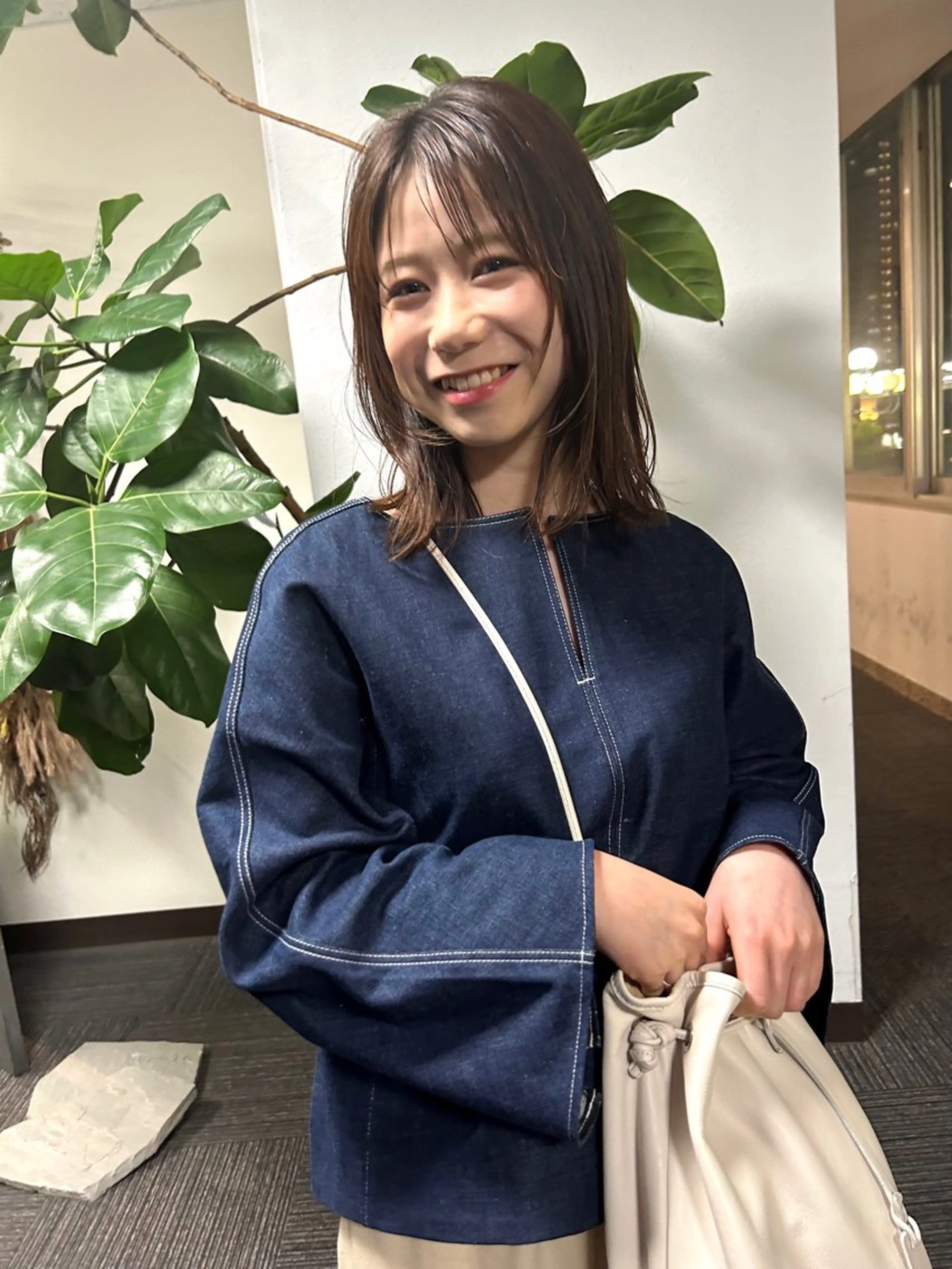 ミディアム カット 西岡 紗代のヘアスタイル