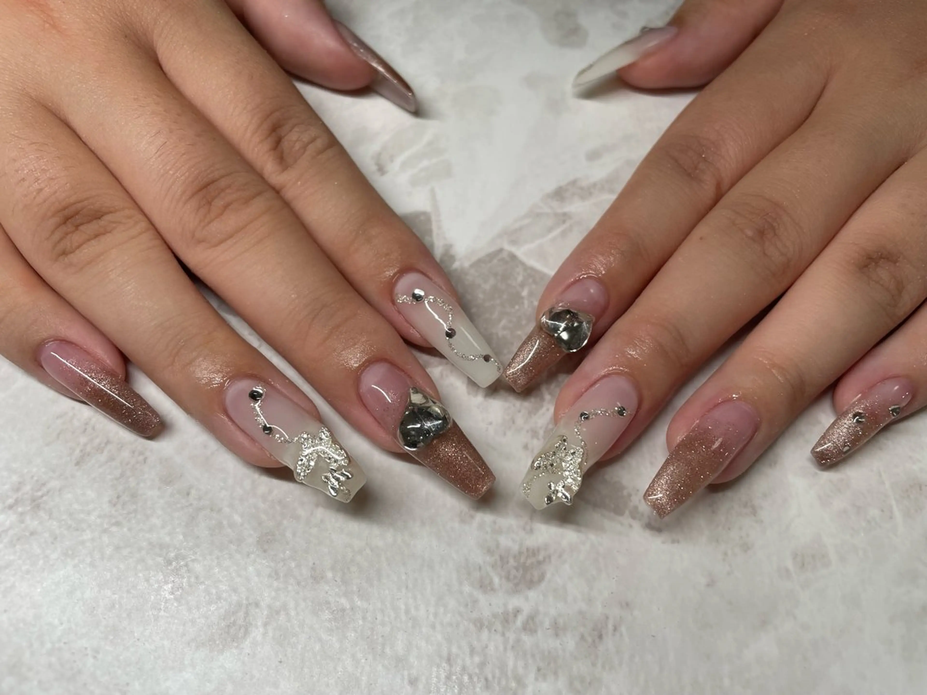 ネイル ハンドネイル Roi〈ロワ〉 Minakoのネイルデザイン