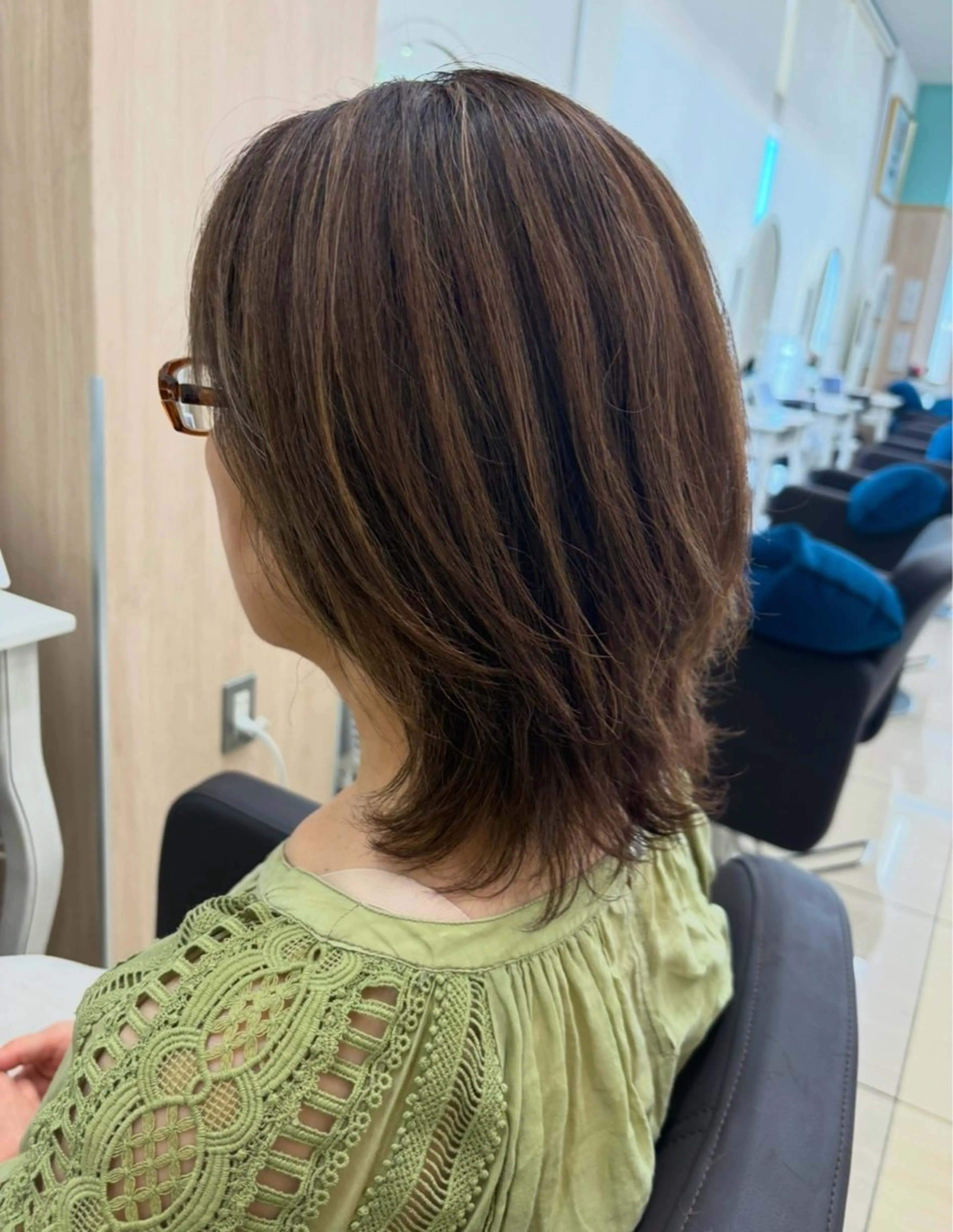 ミディアム カラー カット ヘアカラー トリートメント EARTH 寺本尚生のヘアスタイル