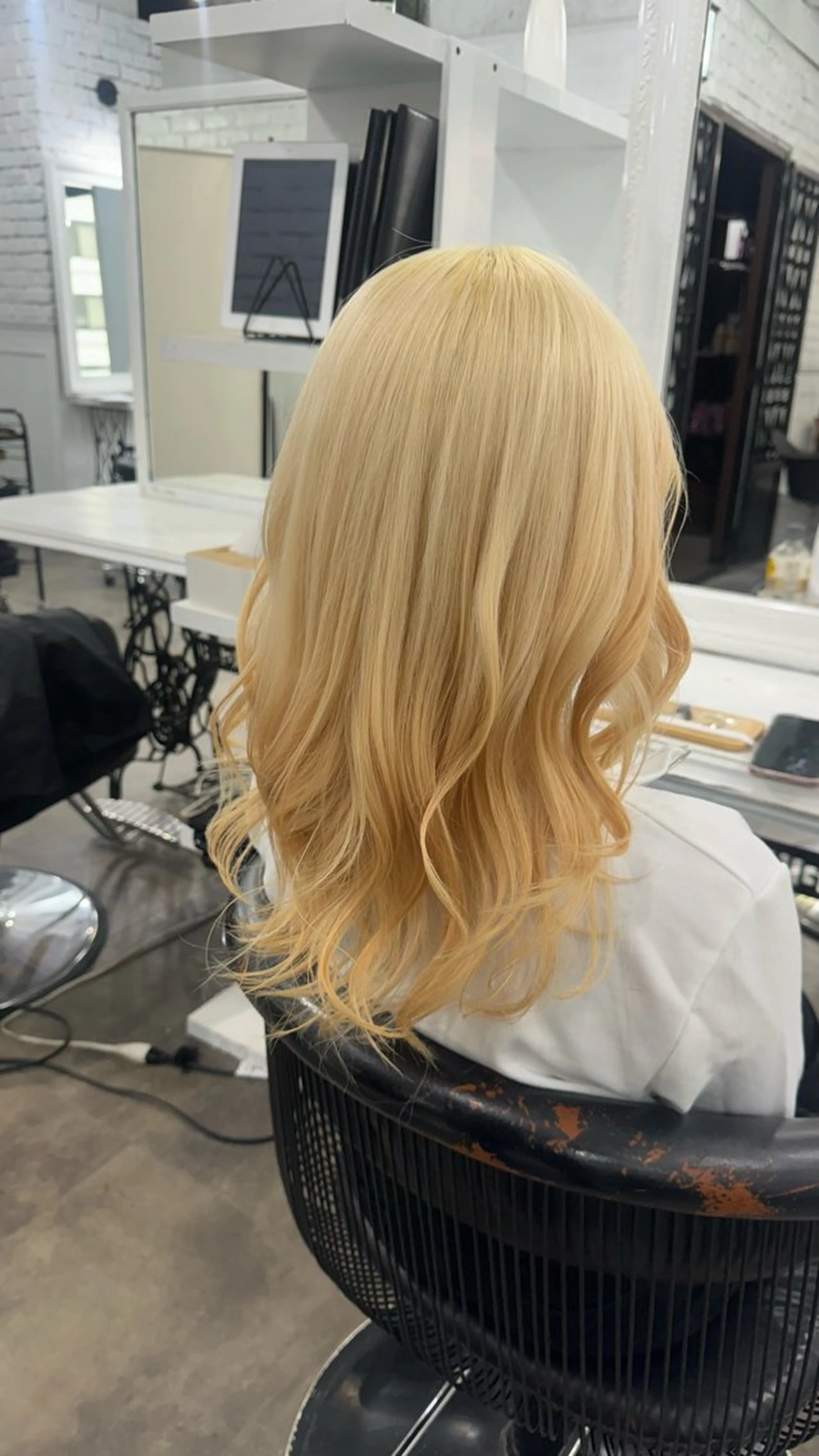 ロング ヘアカラー トリートメント SALOWIN札幌大通り所属・札幌ハイトーン/ ブリーチカラー/ドイのヘアスタイル
