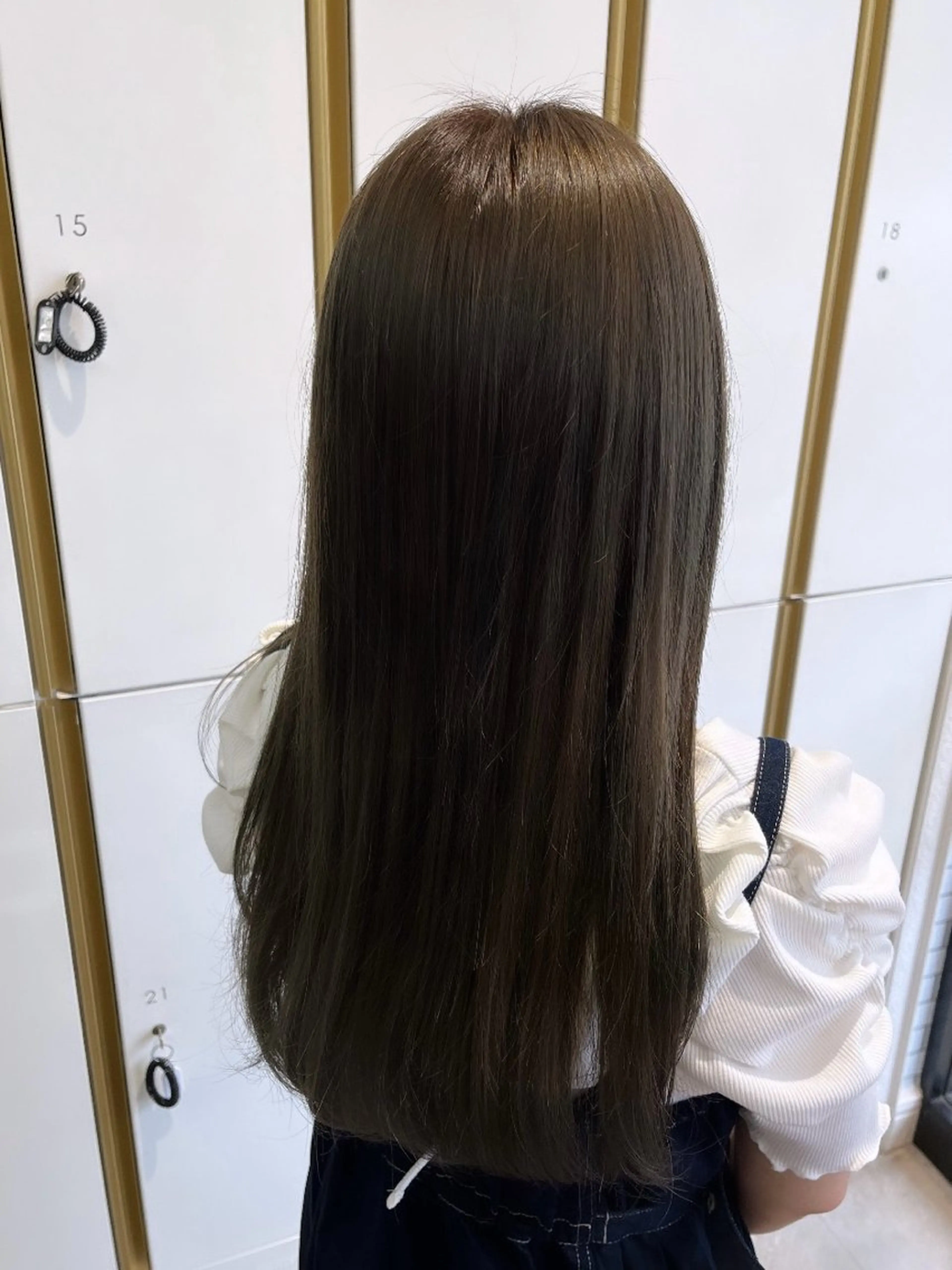 カラー 透明感カラー グレージュ オリーブグレージュ オリーブグレー ミユウ🌼ブリーチ / ダブルカラーのヘアスタイル