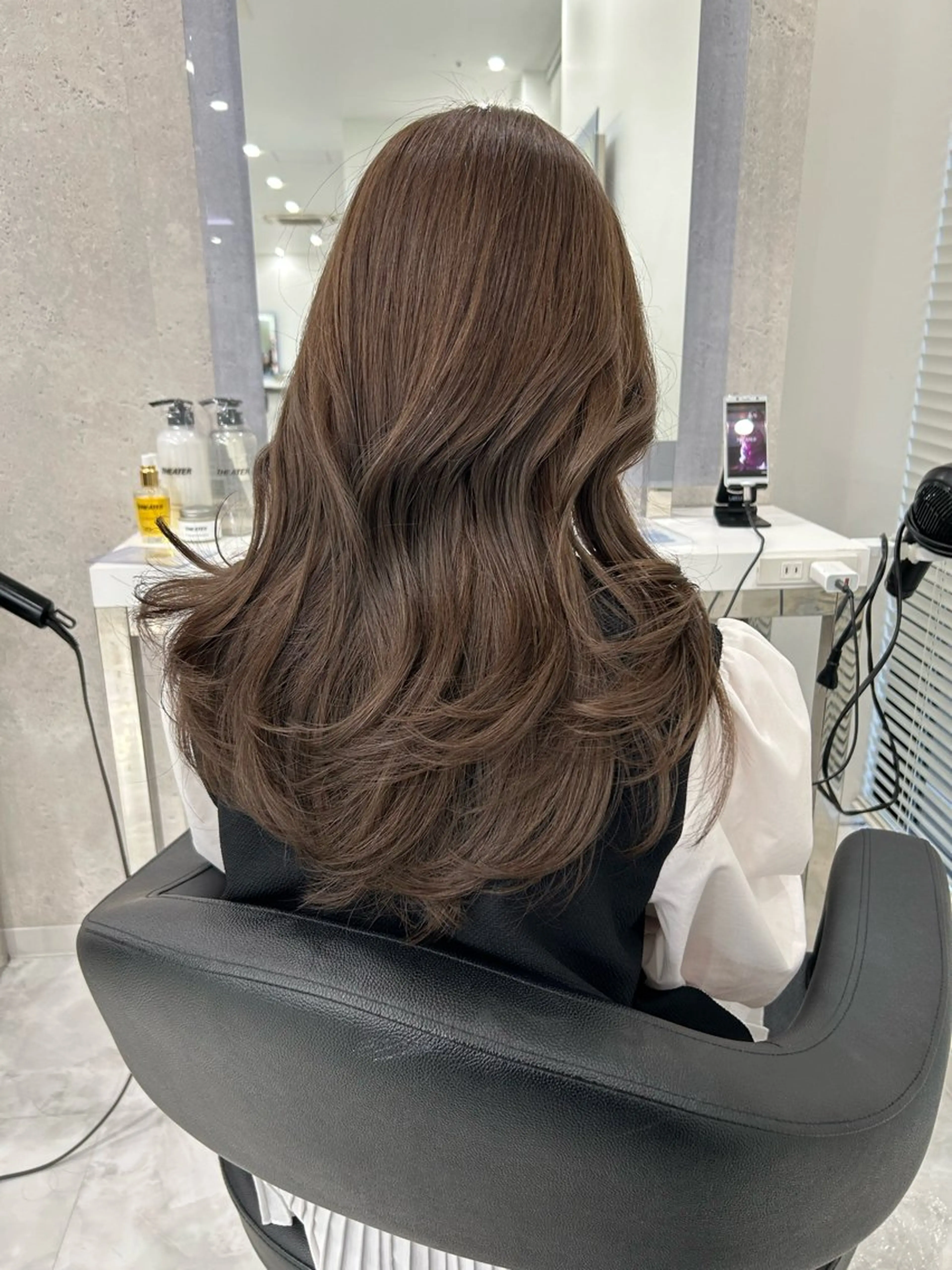 セミロング カラー カット ヘアカラー トリートメント ヘアセット 💖透け感ベージュ KOTA💖のヘアスタイル