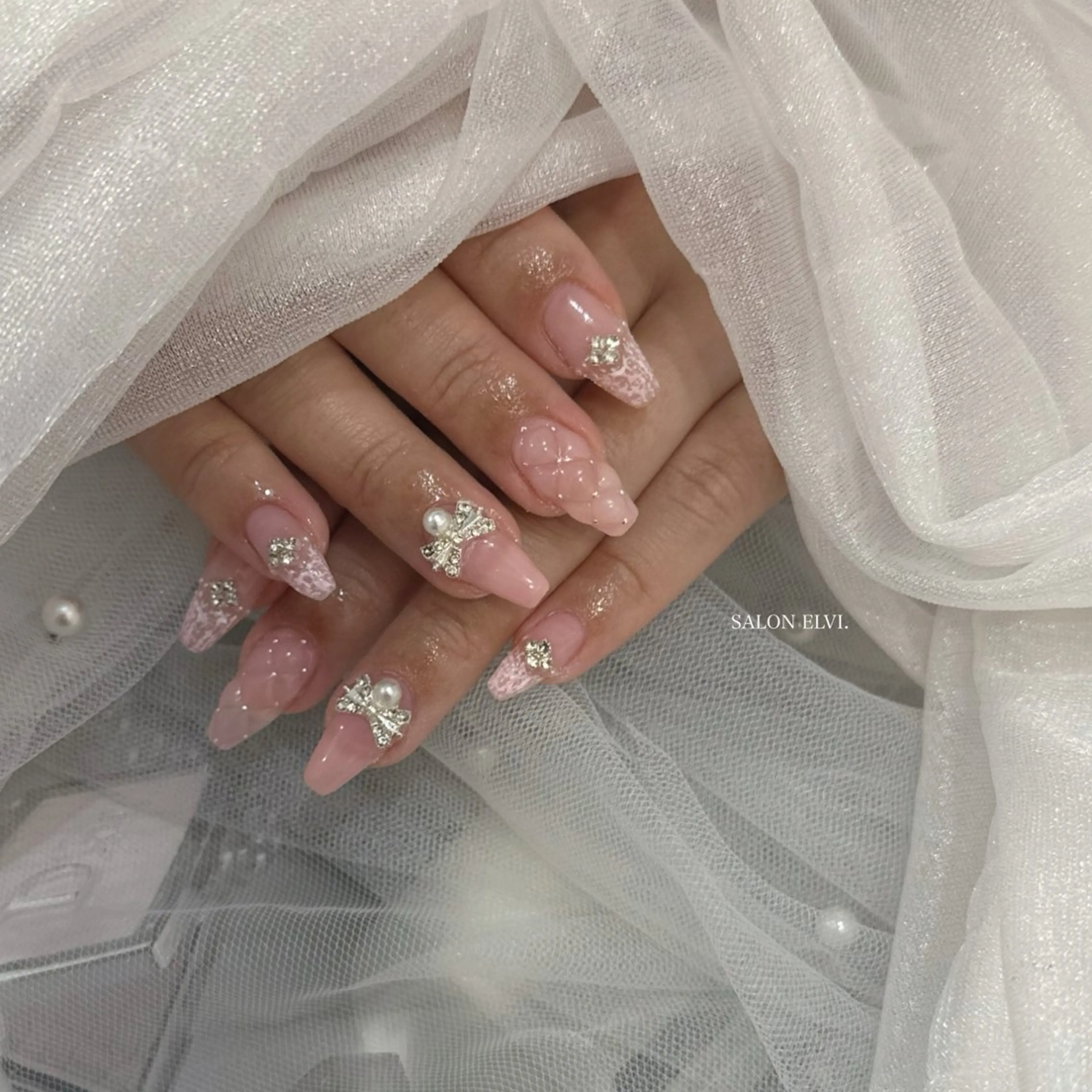 ネイル SALON ELVI.所属・SALON ELVI.のネイルデザイン