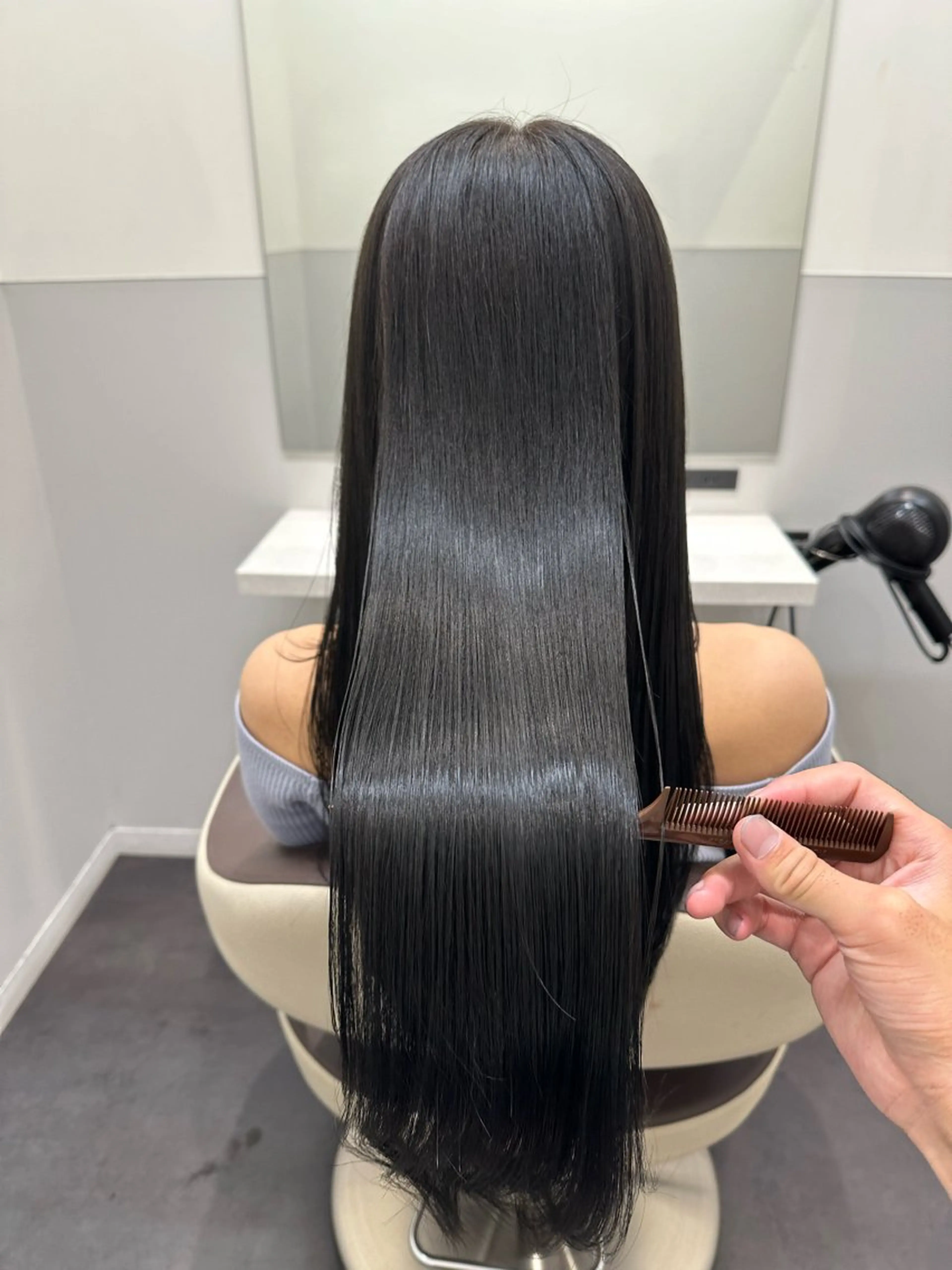 ロング カラー 透明感カラー グレージュ 髪質改善 トリートメント 酸熱トリートメント カット ヘアカラー トリートメント 【レイヤー/韓国風 /髪質改善】RINのヘアスタイル