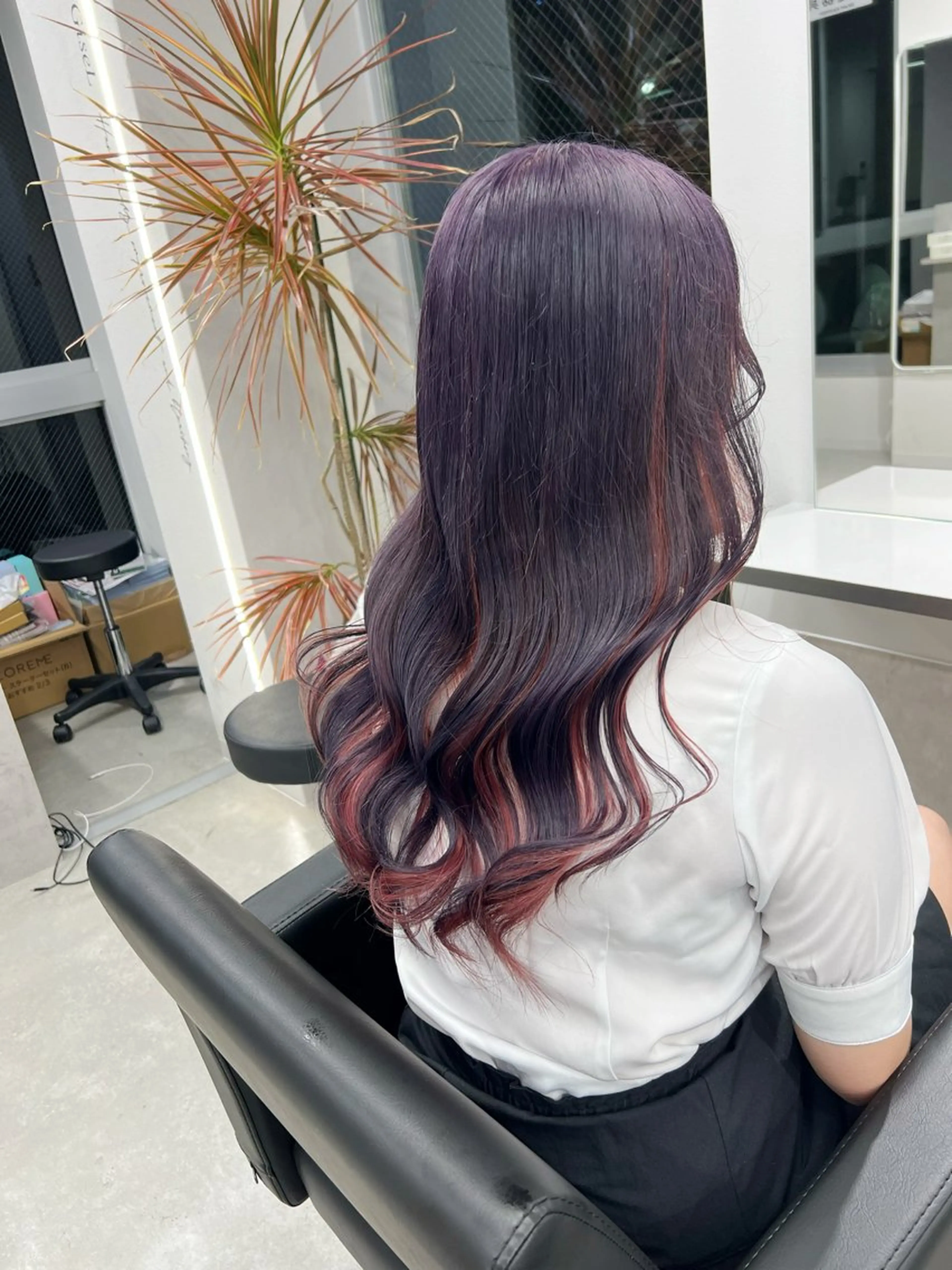 ロング ヘアカラー maya レイヤーカットのヘアスタイル