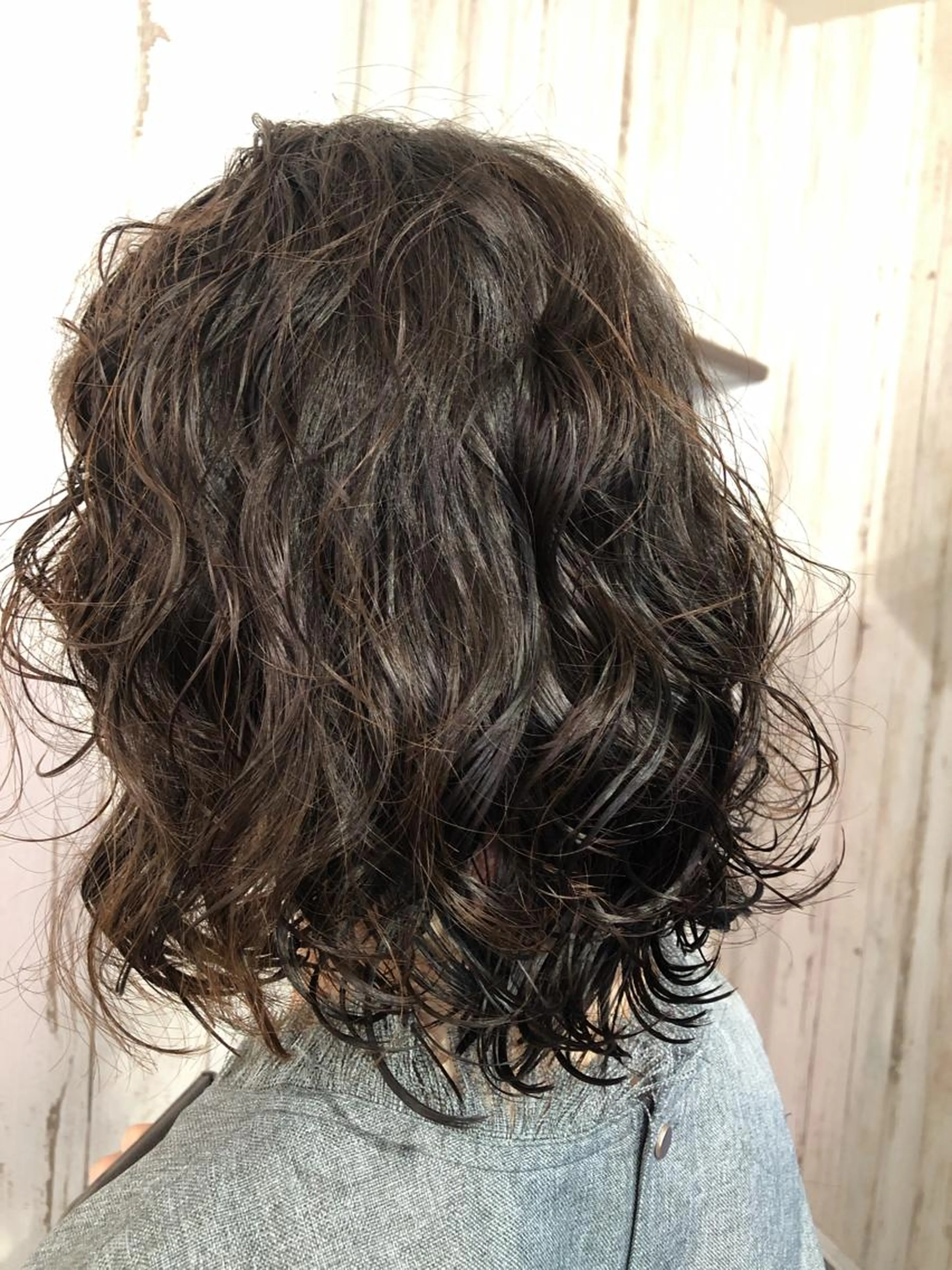 《メンズミディアム》メンズカット ➕ケアパーマ ➕ トリートメント ✂【メンズパーマ/サーフカール/フェザーパーマ】の写真
