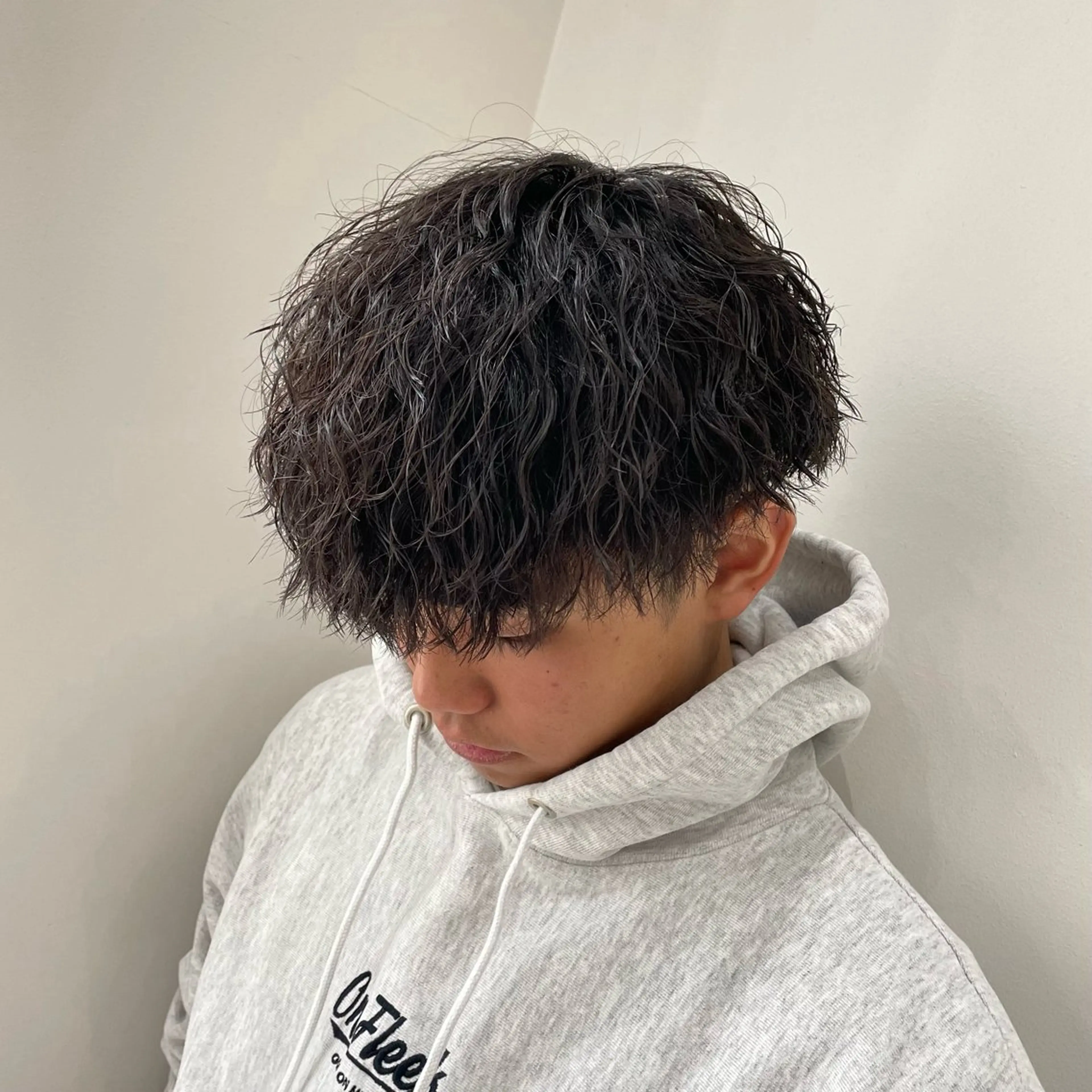 パーマ 🔥縦落ちツイスパ 🔥鈴木健紀のヘアスタイル