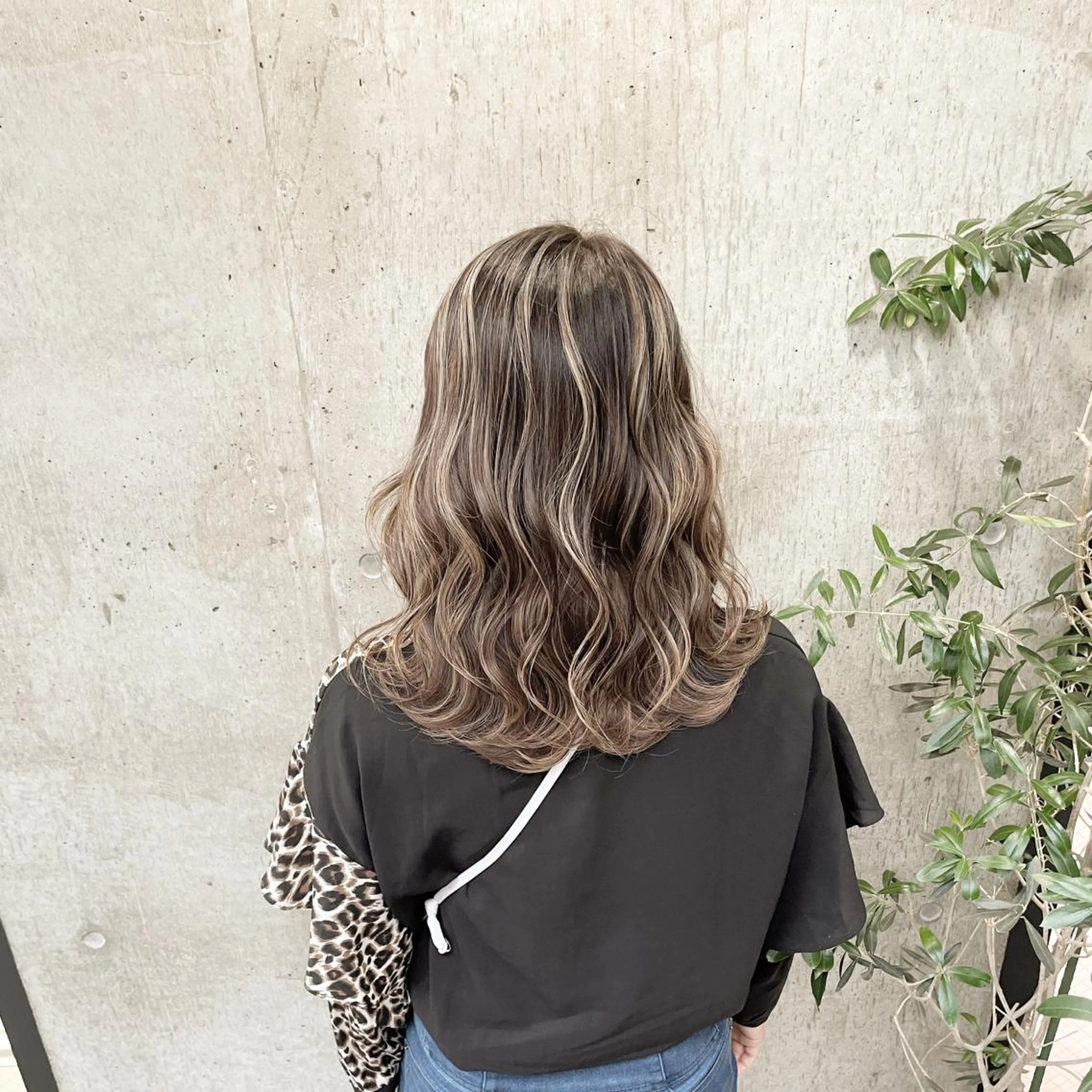 セミロング カラー ヘアアレンジ ヘアカラー TATSUYA アートディレクターのヘアスタイル