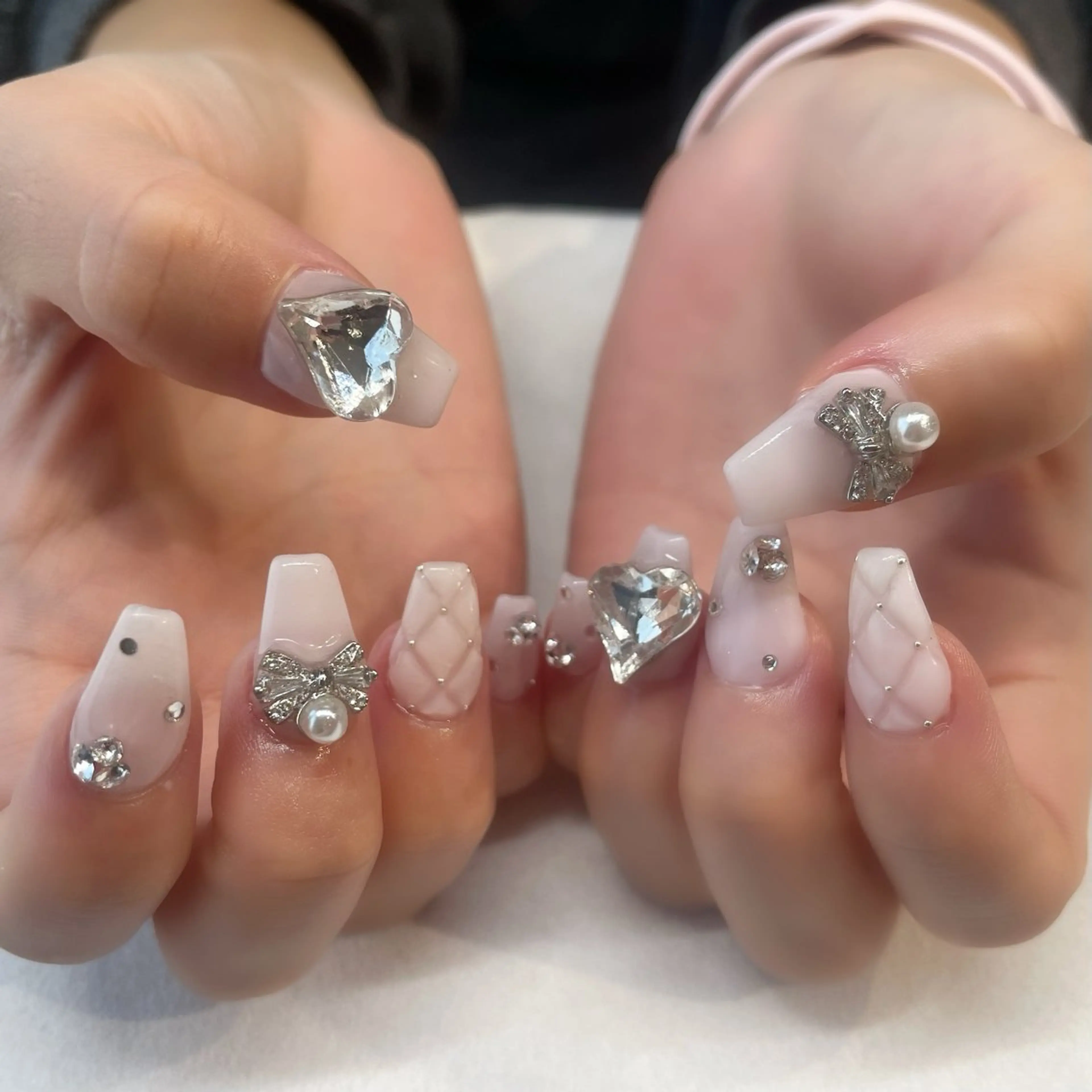 ネイル ハンドネイル 💎🐰 saki. m 🐰💎のネイルデザイン